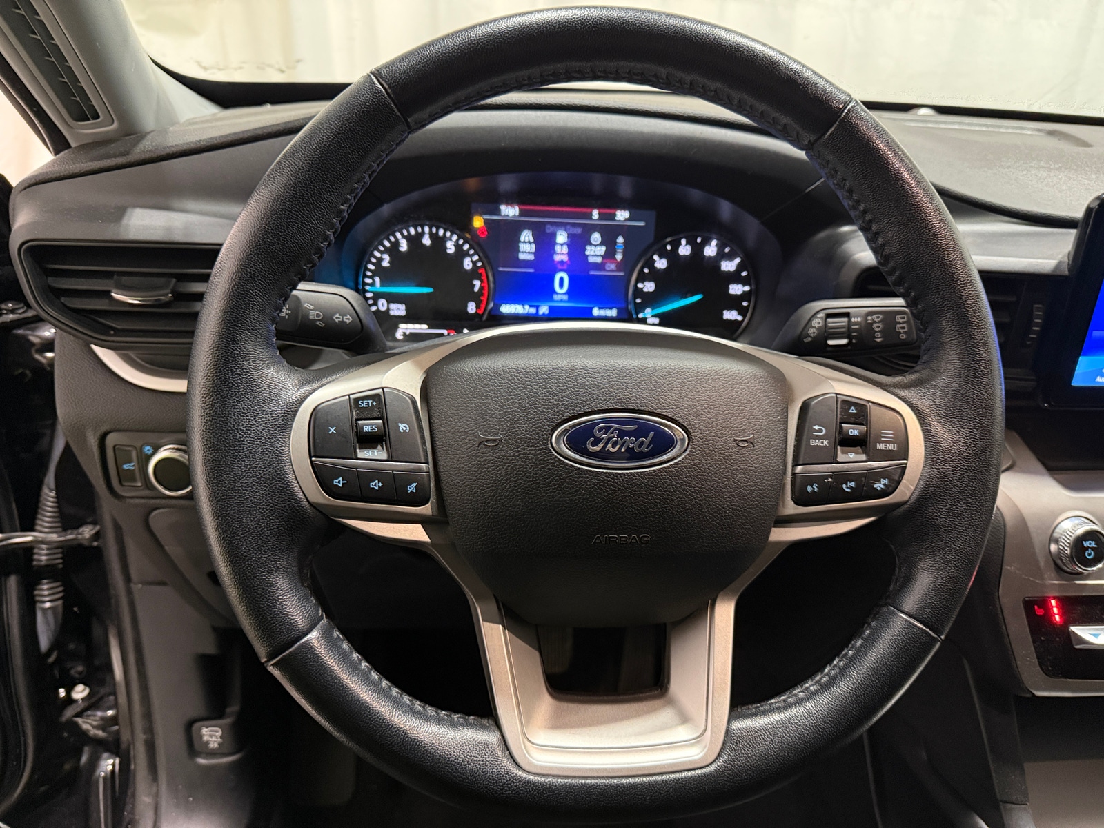 Thumbnail: 2021 Ford Explorer - 5