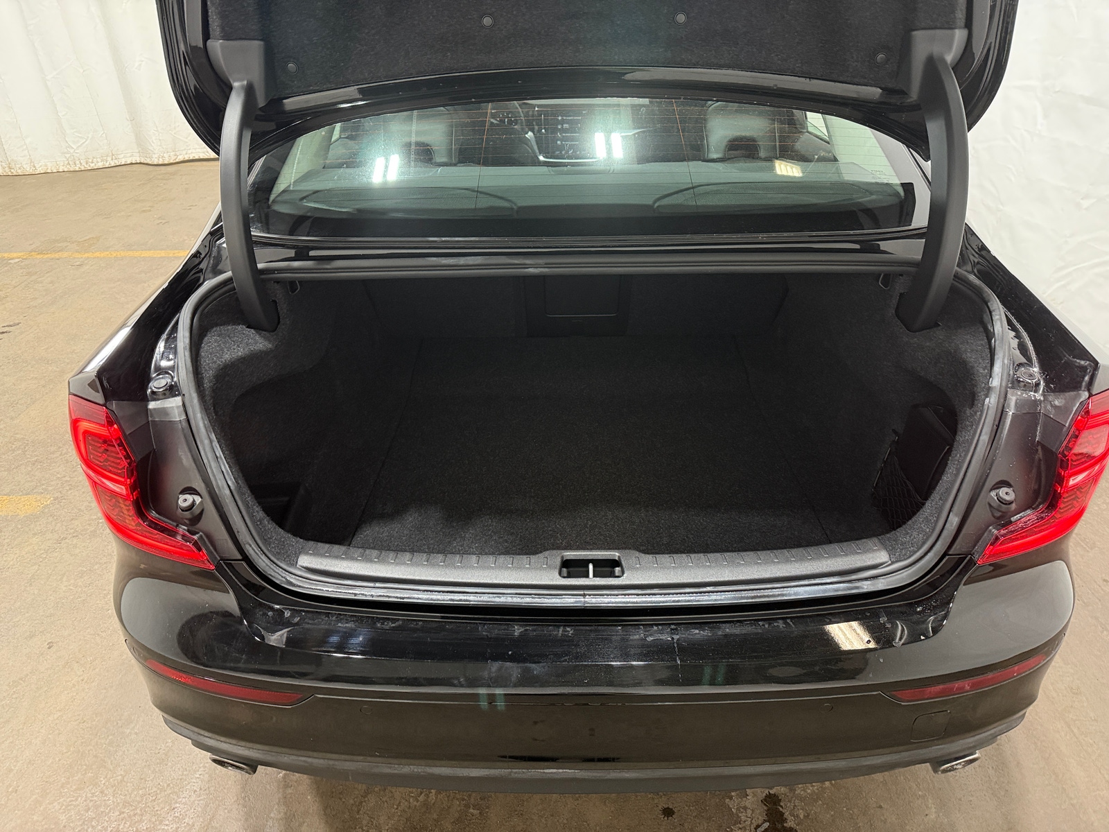 Thumbnail: 2020 Volvo S60 - 6