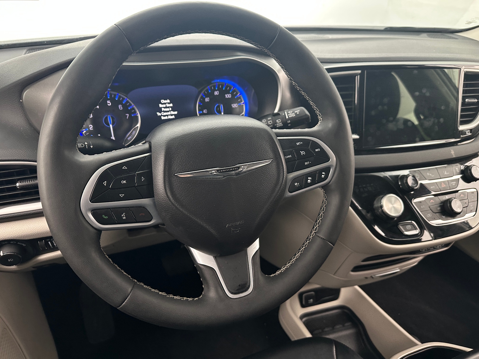 Thumbnail: 2024 Chrysler Pacifica - 4