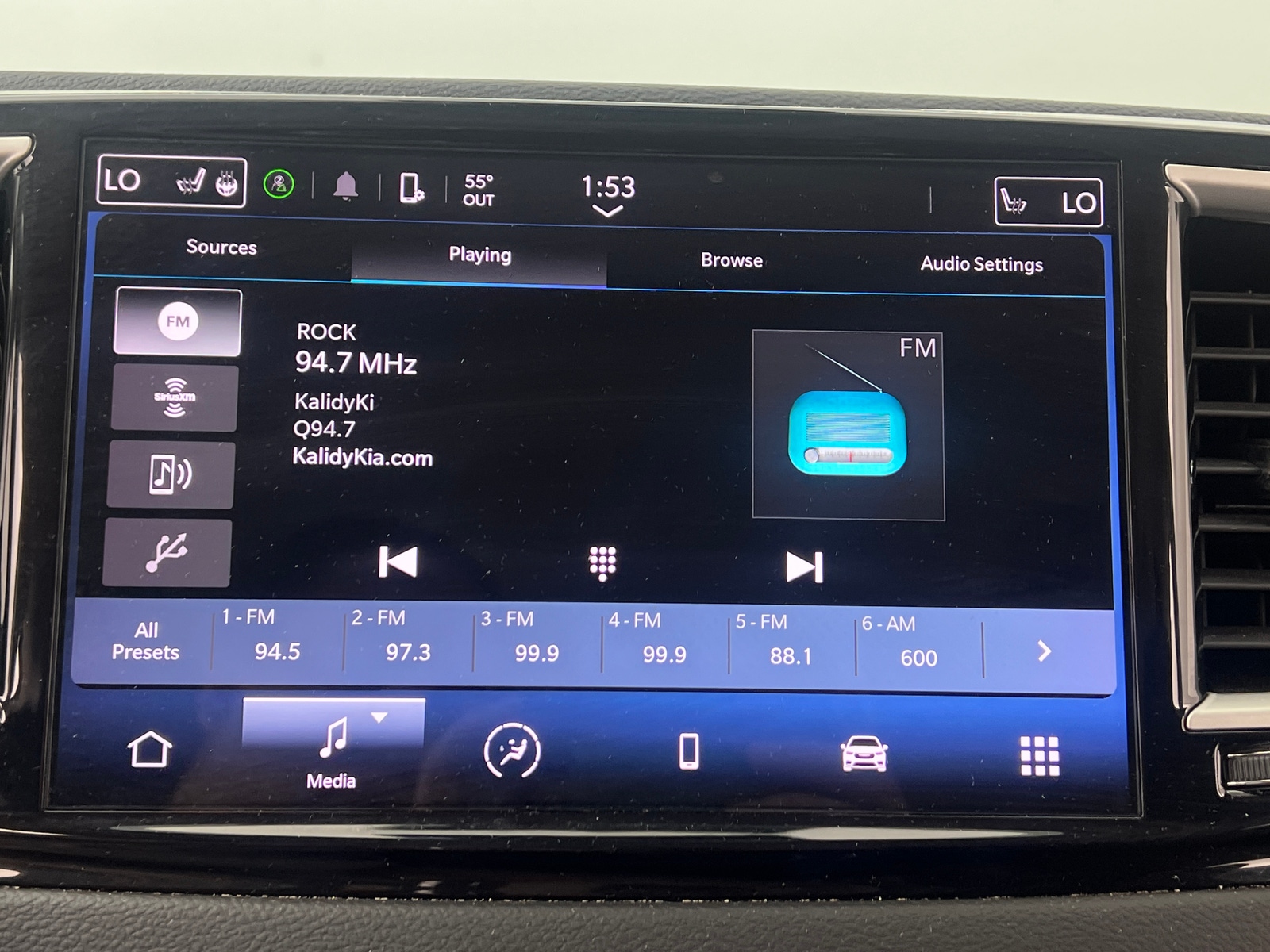 Thumbnail: 2022 Chrysler Pacifica - 3