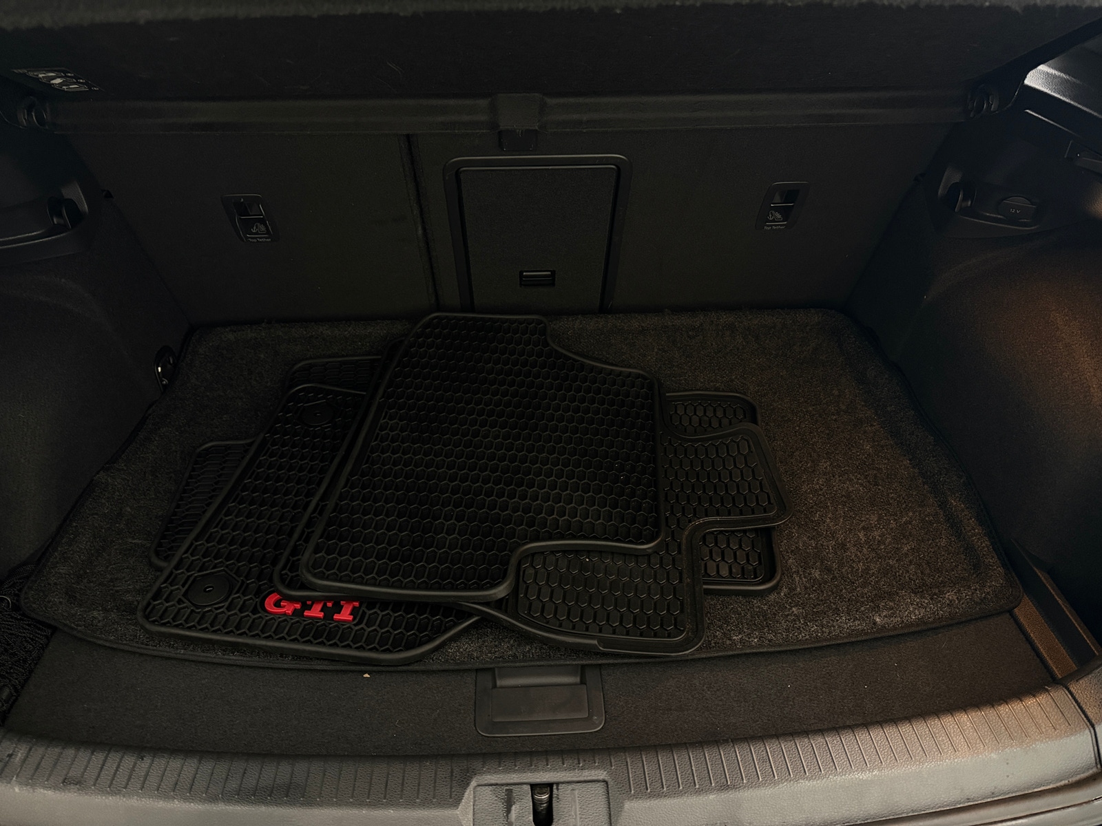 Thumbnail: 2019 Volkswagen Golf - 6