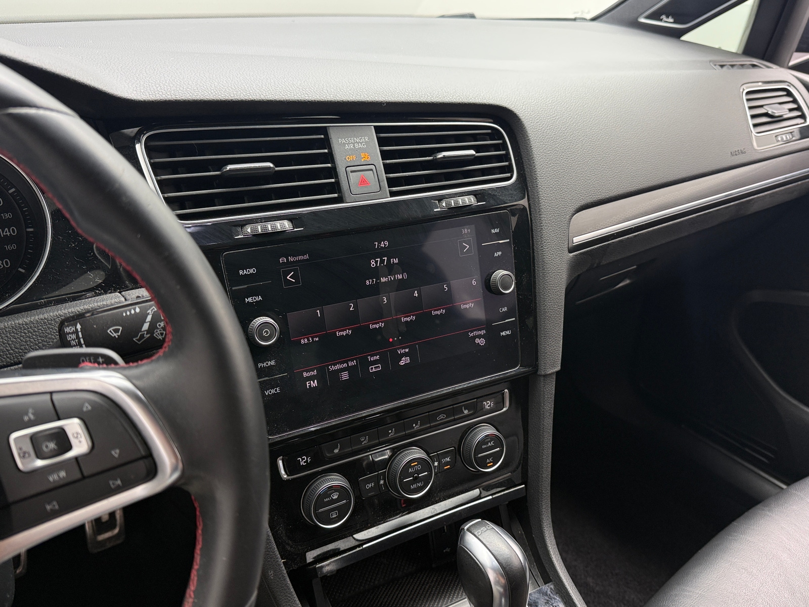 Thumbnail: 2019 Volkswagen Golf - 3