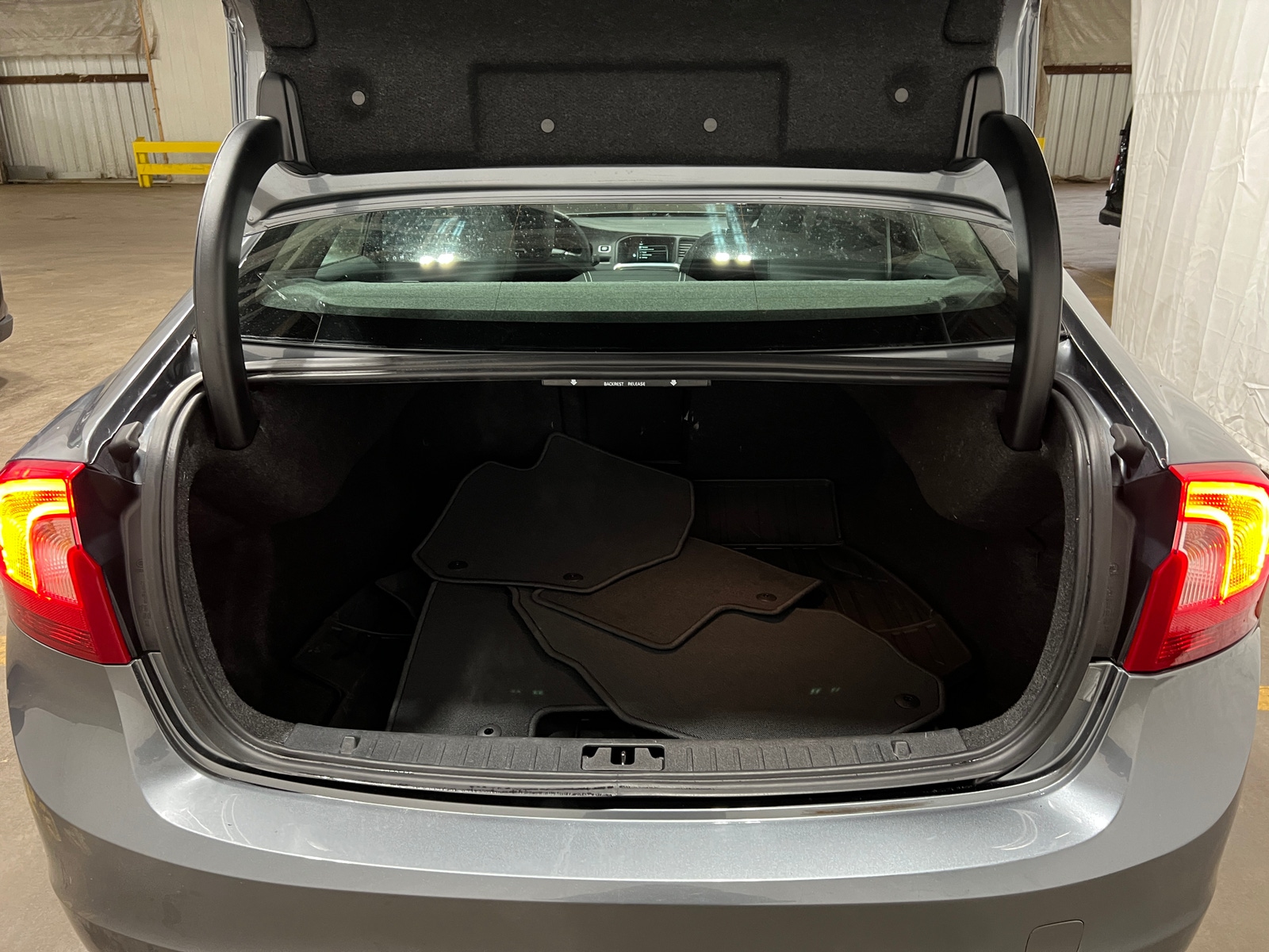 Thumbnail: 2017 Volvo S60 - 6