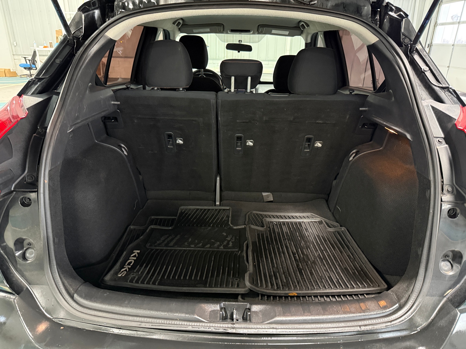 Thumbnail: 2018 Nissan Kicks - 7