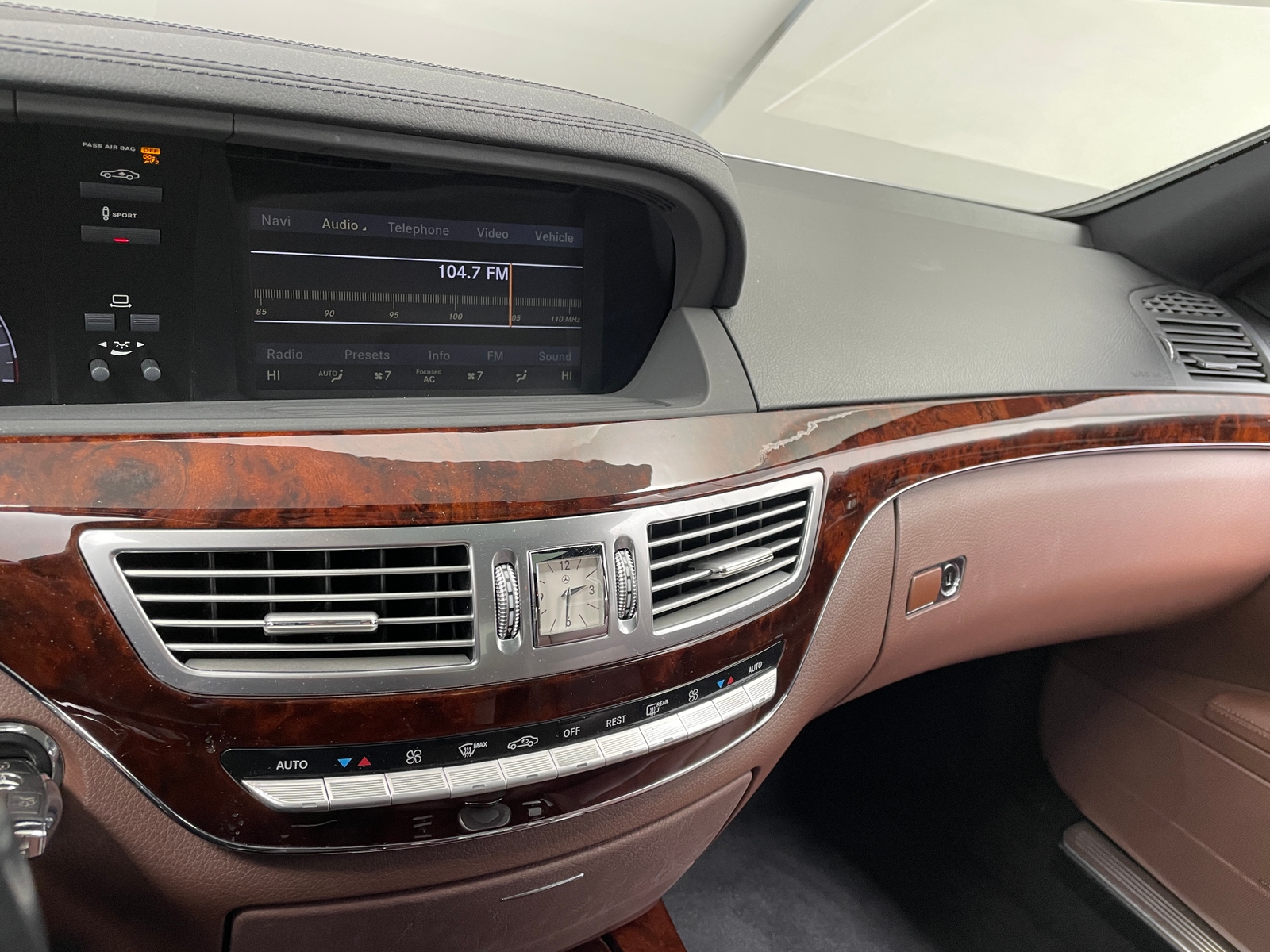 Thumbnail: 2011 Mercedes-Benz S-Class - 3