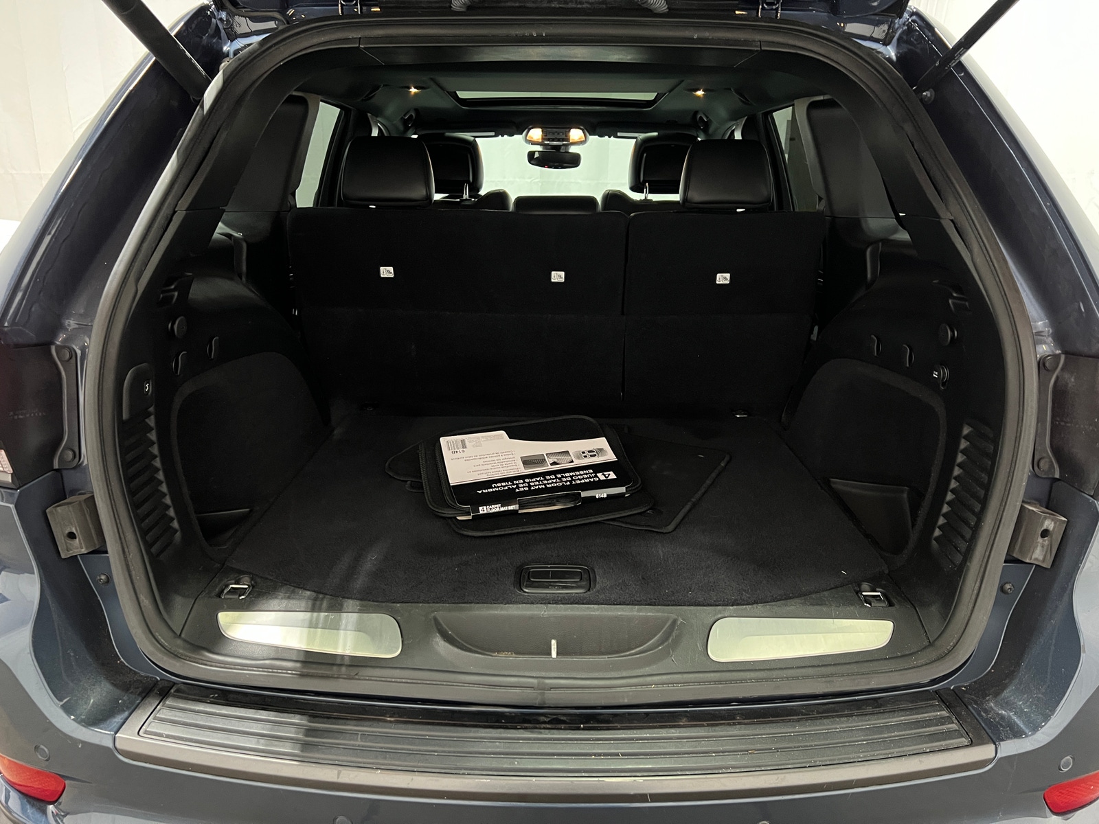 Thumbnail: 2019 Jeep Grand Cherokee - 6