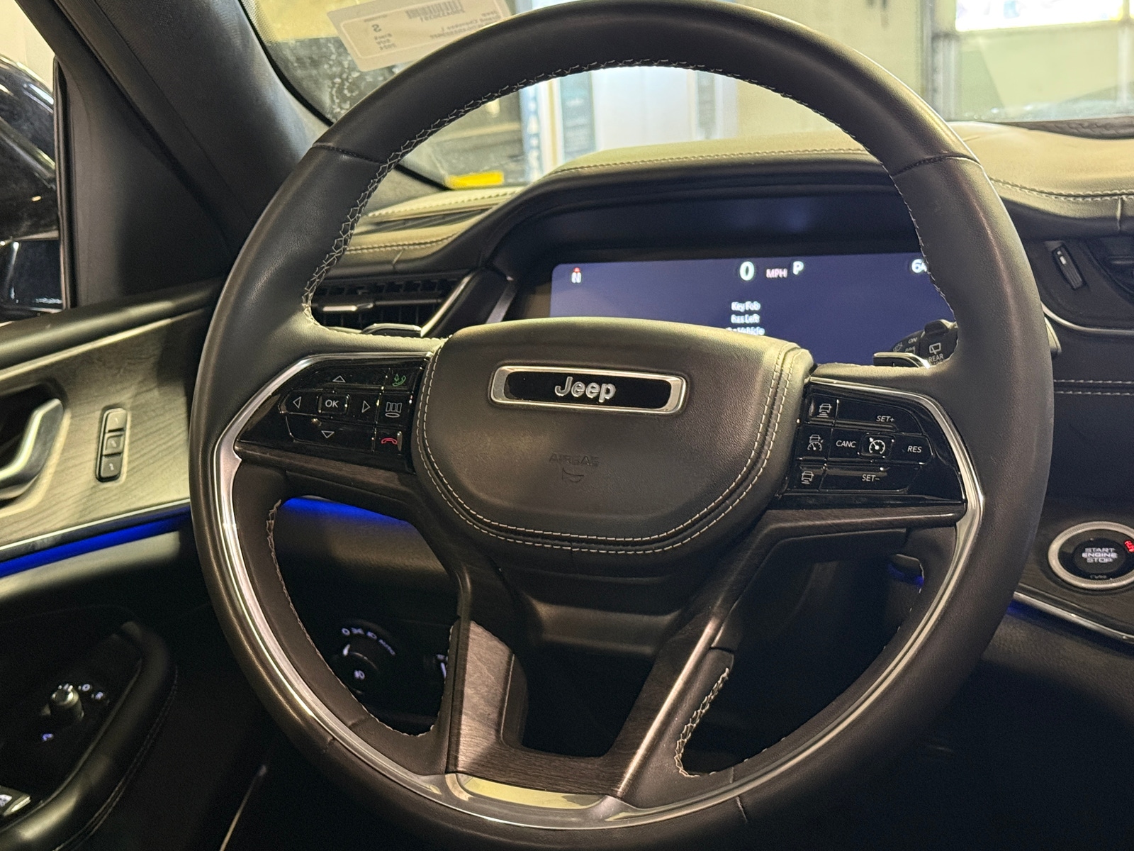 Thumbnail: 2024 Jeep Grand Cherokee L - 4