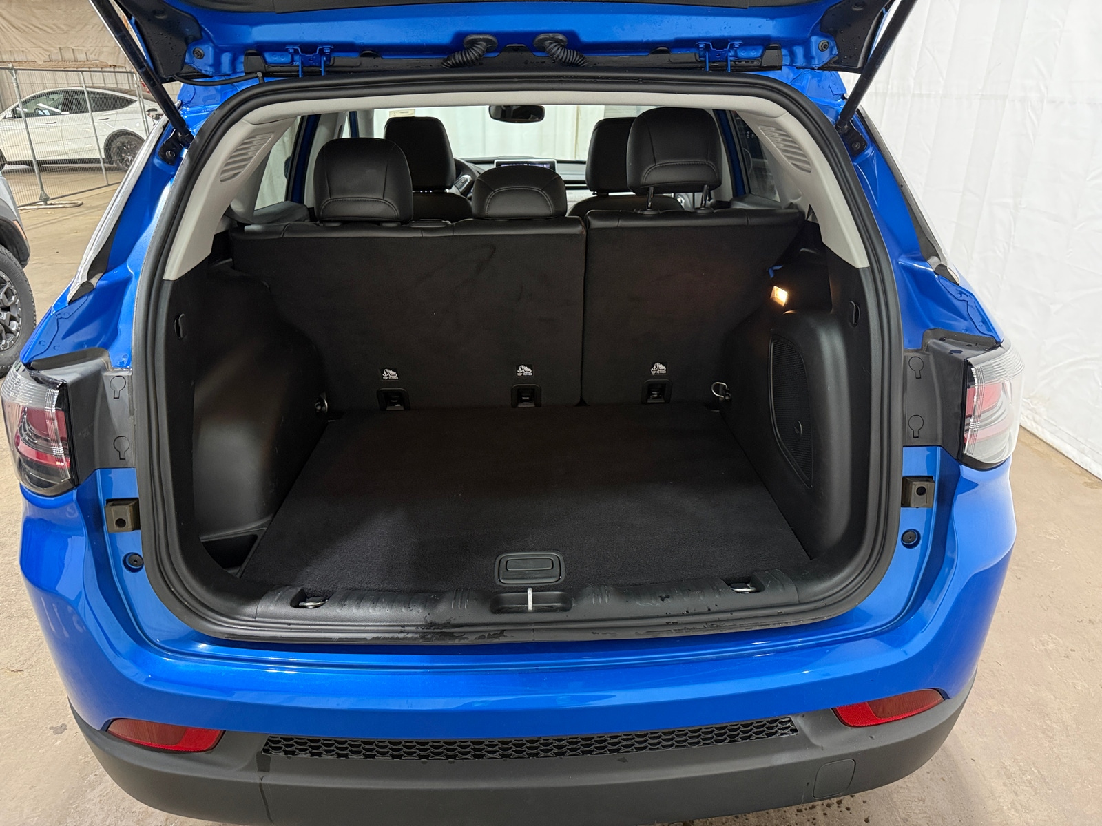 Thumbnail: 2022 Jeep Compass - 6