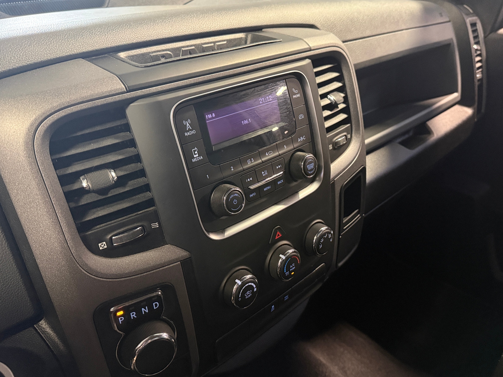 Thumbnail: 2019 RAM 1500 Classic - 3