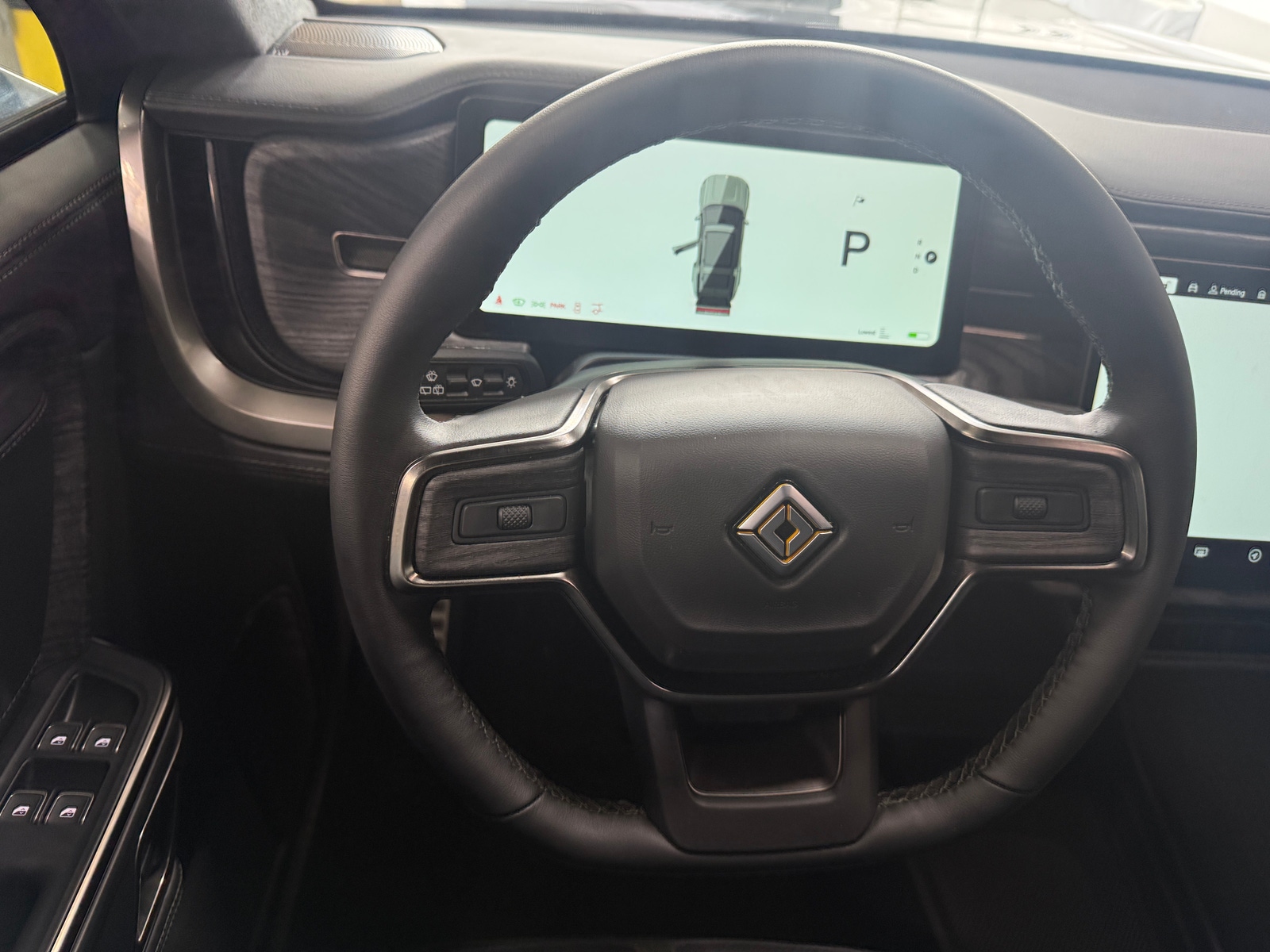 Thumbnail: 2022 Rivian R1S - 4