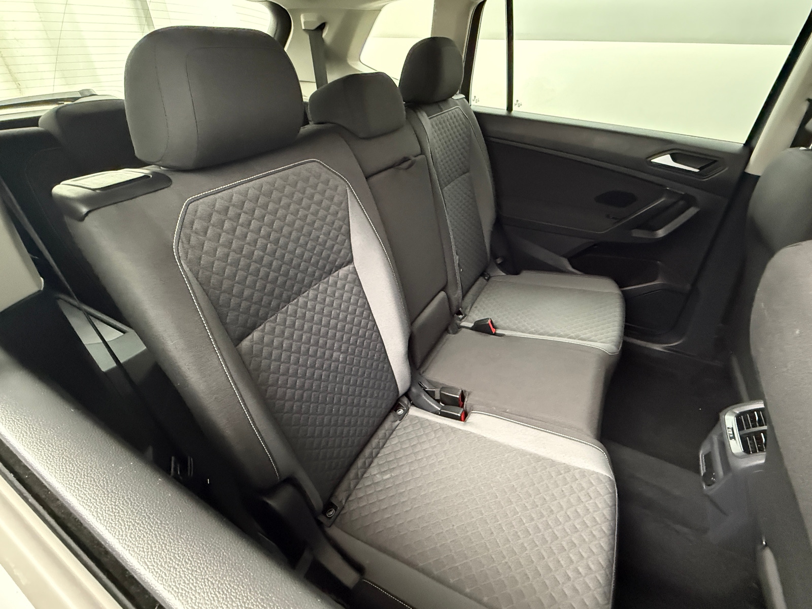 Thumbnail: 2021 Volkswagen Tiguan - 6