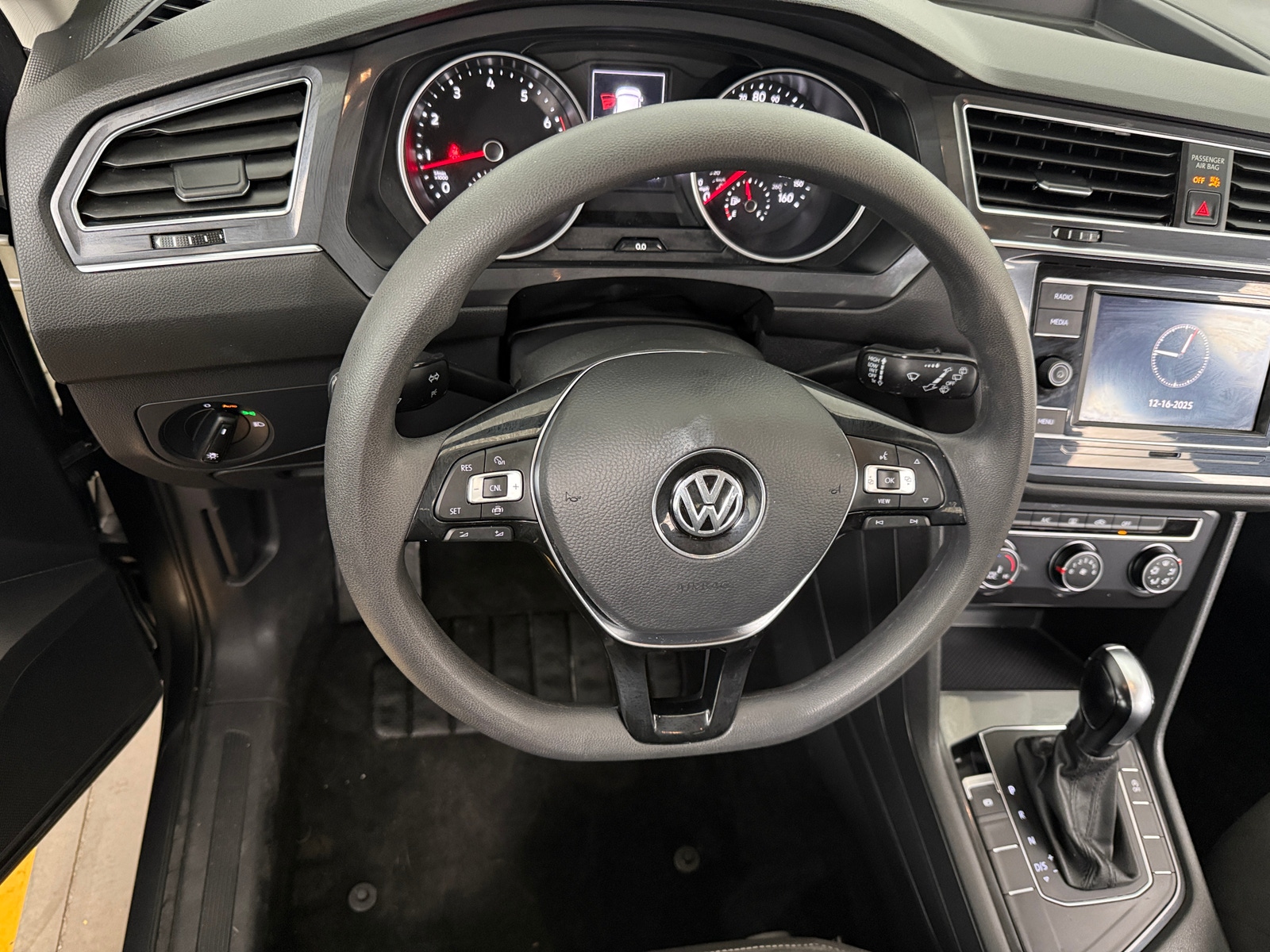 Thumbnail: 2021 Volkswagen Tiguan - 5