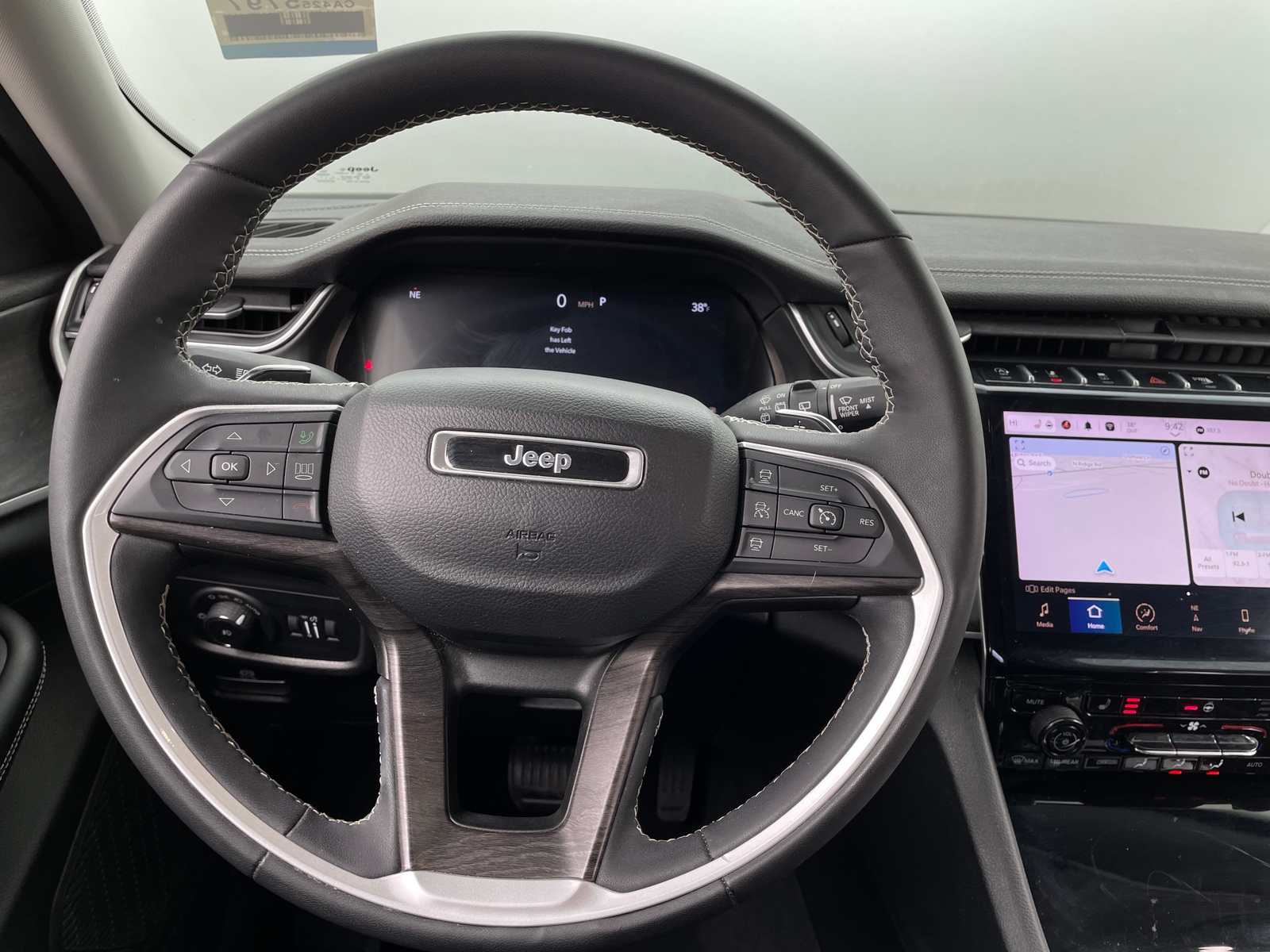 Thumbnail: 2023 Jeep Grand Cherokee L - 4