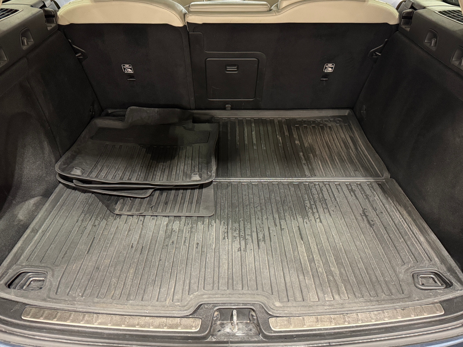 Thumbnail: 2022 Volvo V60 - 6