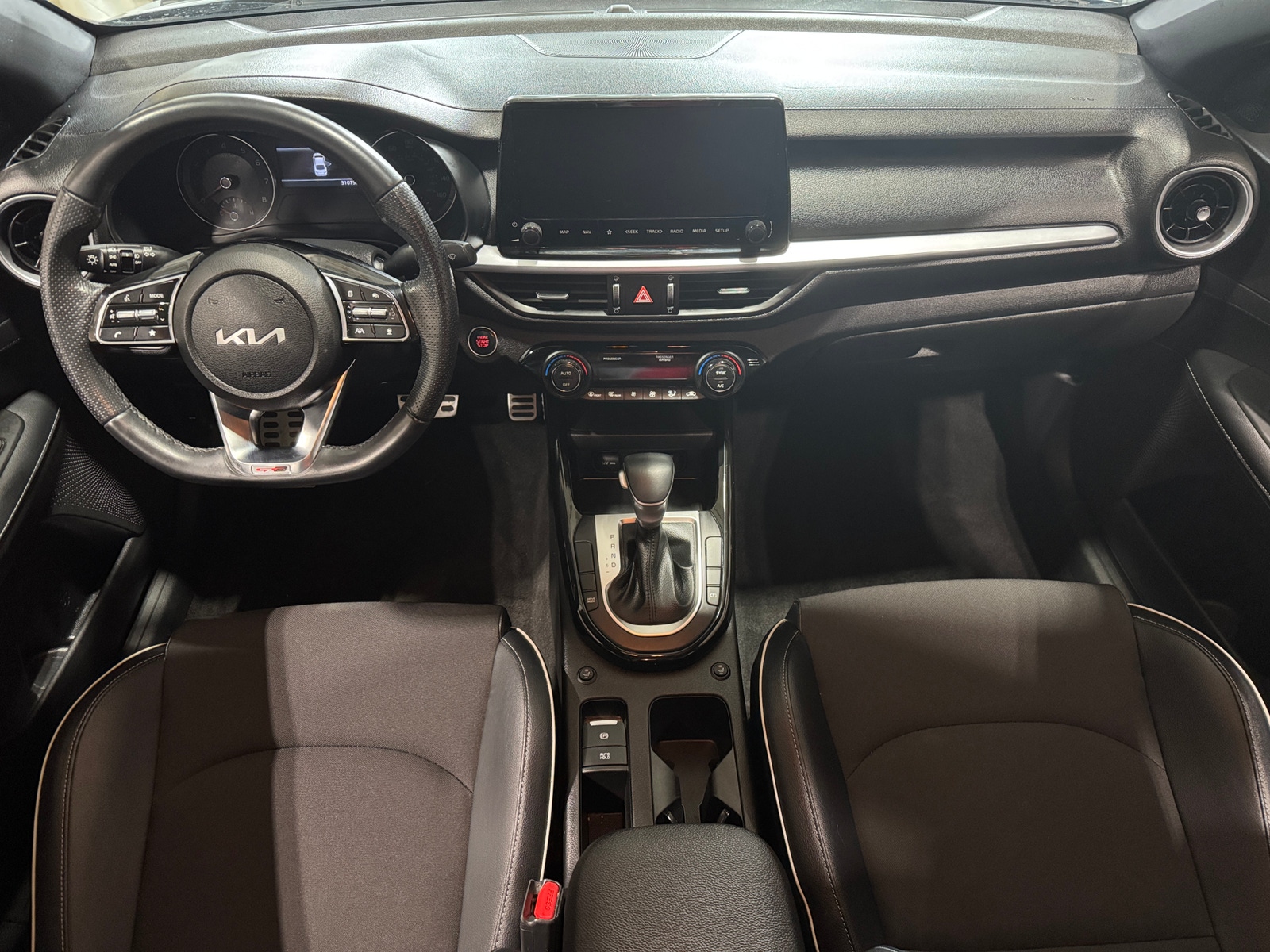 Thumbnail: 2023 Kia Forte - 3