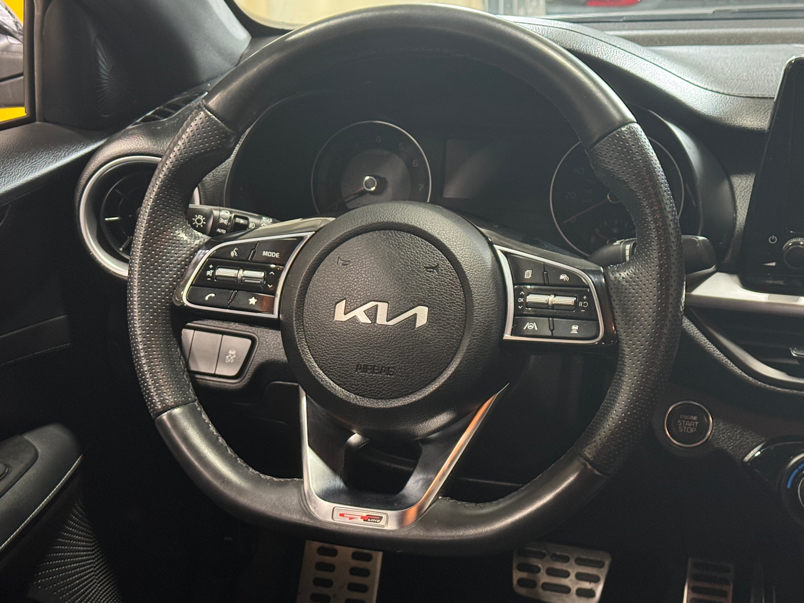 Thumbnail: 2023 Kia Forte - 5