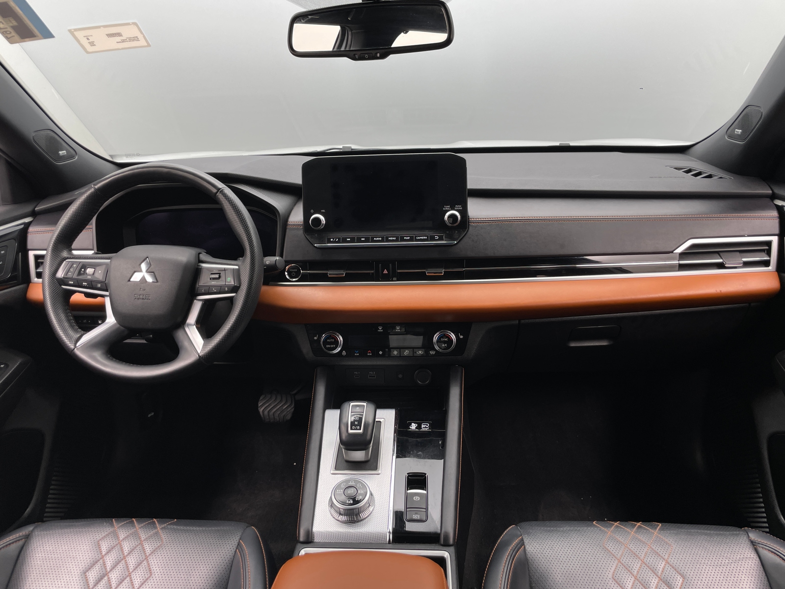 Thumbnail: 2023 Mitsubishi Outlander - 2