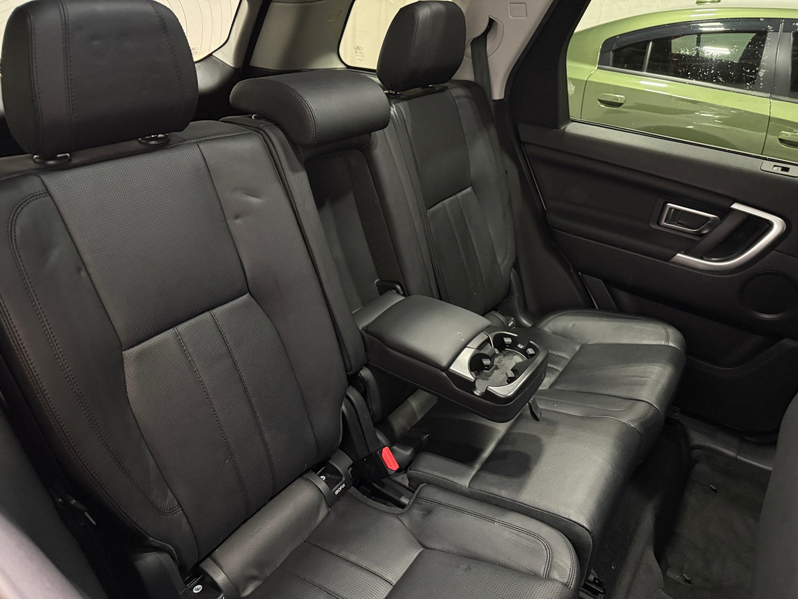 Thumbnail: 2017 Land Rover Discovery Sport - 5