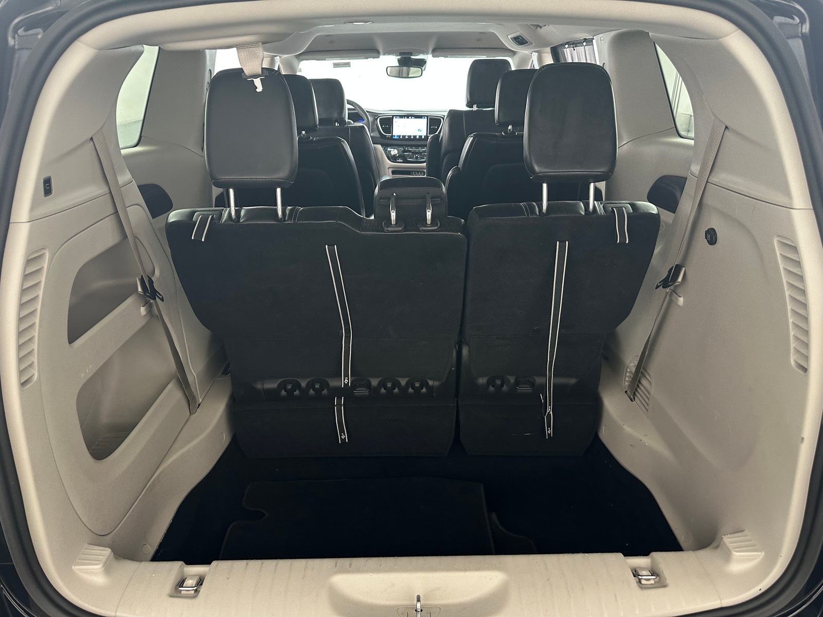 Thumbnail: 2024 Chrysler Pacifica - 6