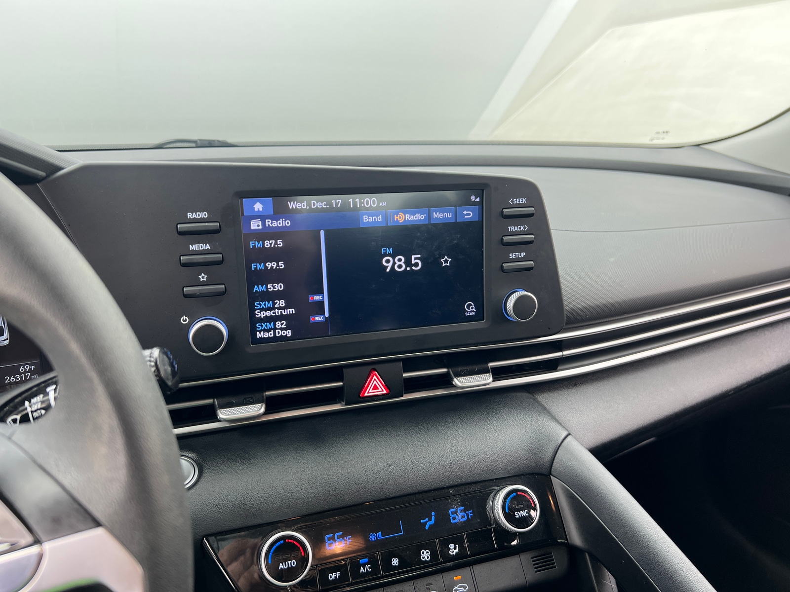 Thumbnail: 2022 Hyundai Elantra - 4