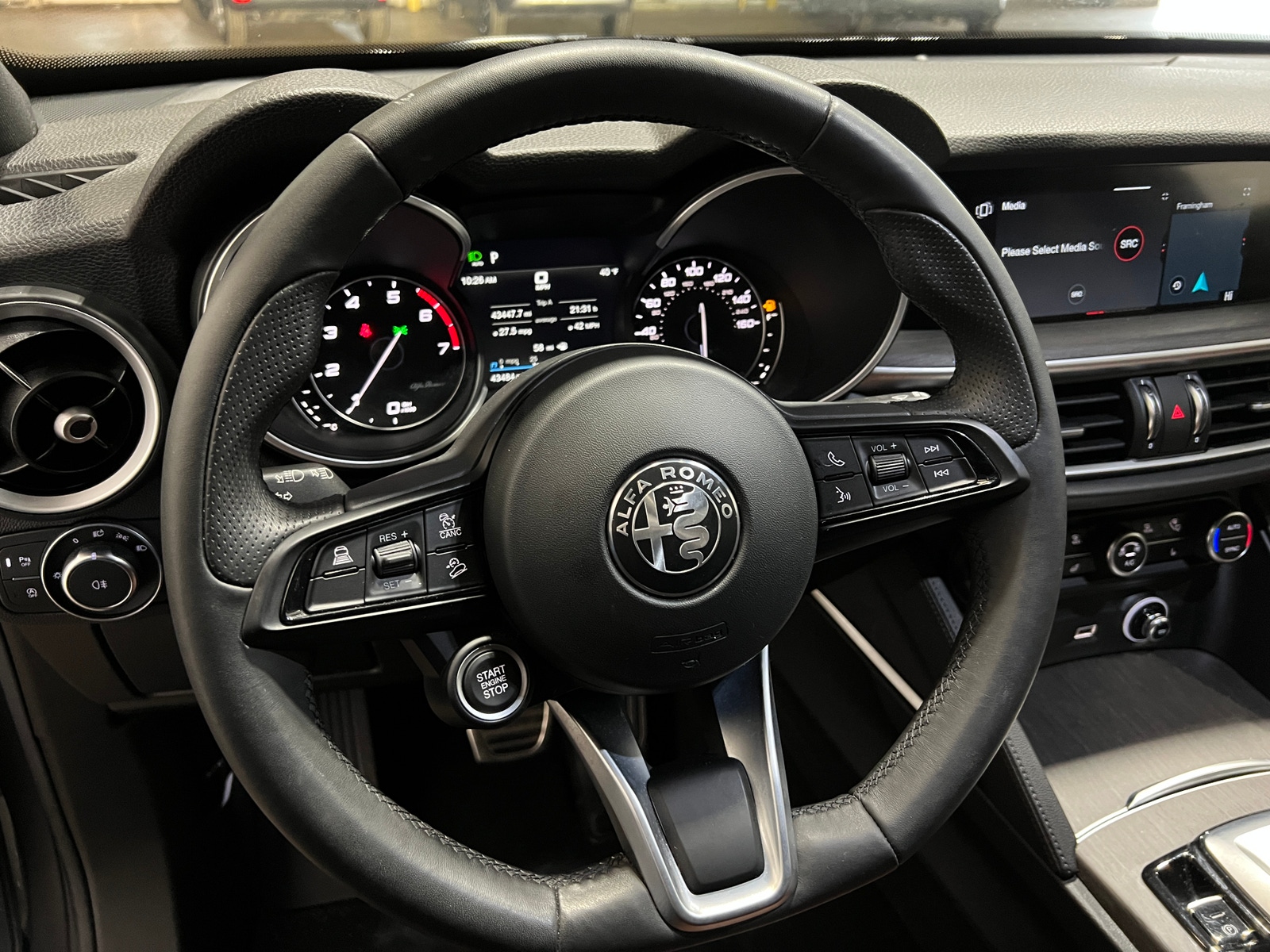 Thumbnail: 2023 Alfa Romeo Stelvio - 4