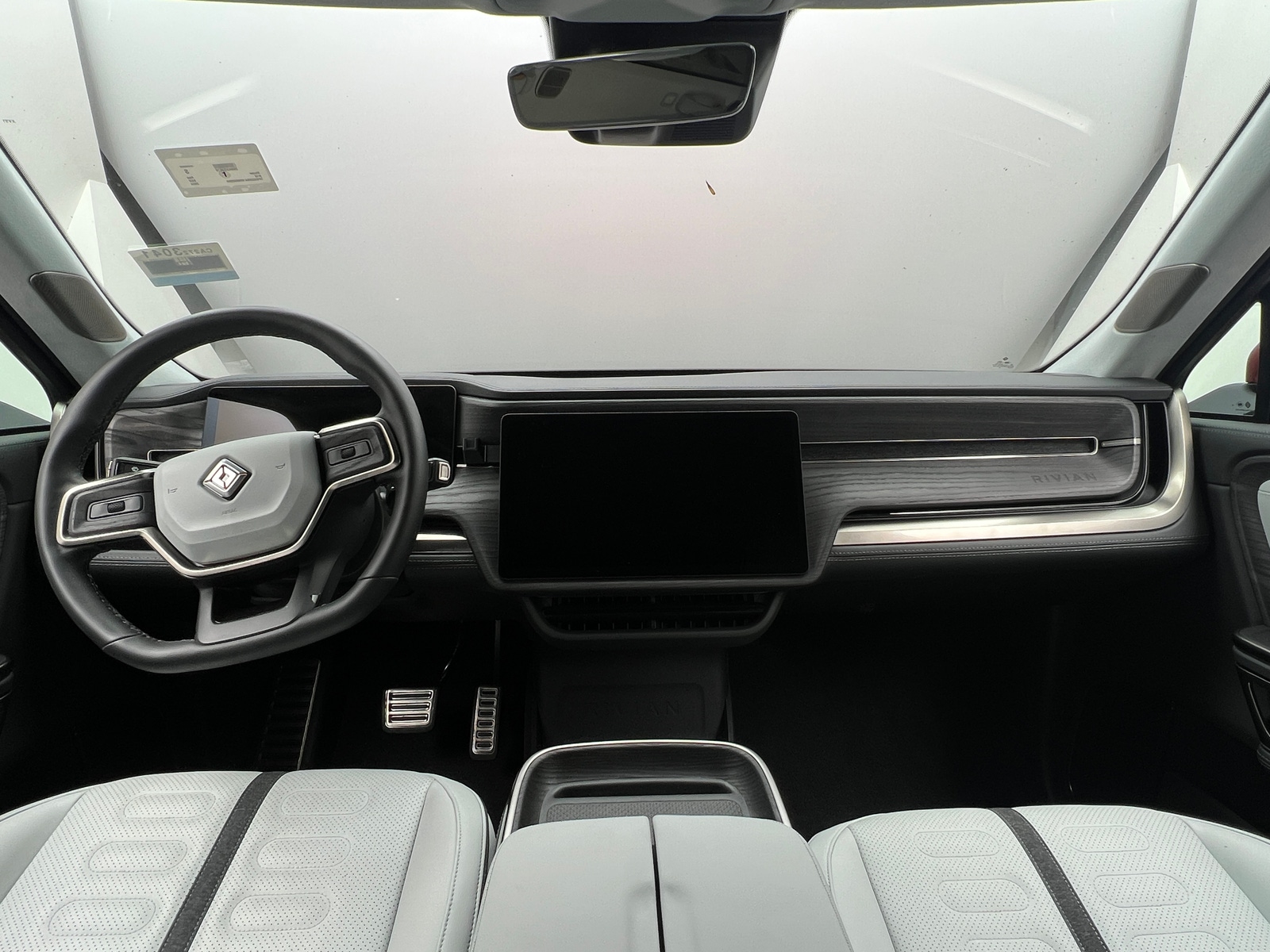 Thumbnail: 2024 Rivian R1S - 2