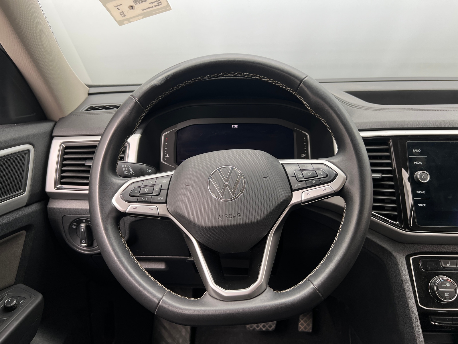 Thumbnail: 2022 Volkswagen Atlas - 4