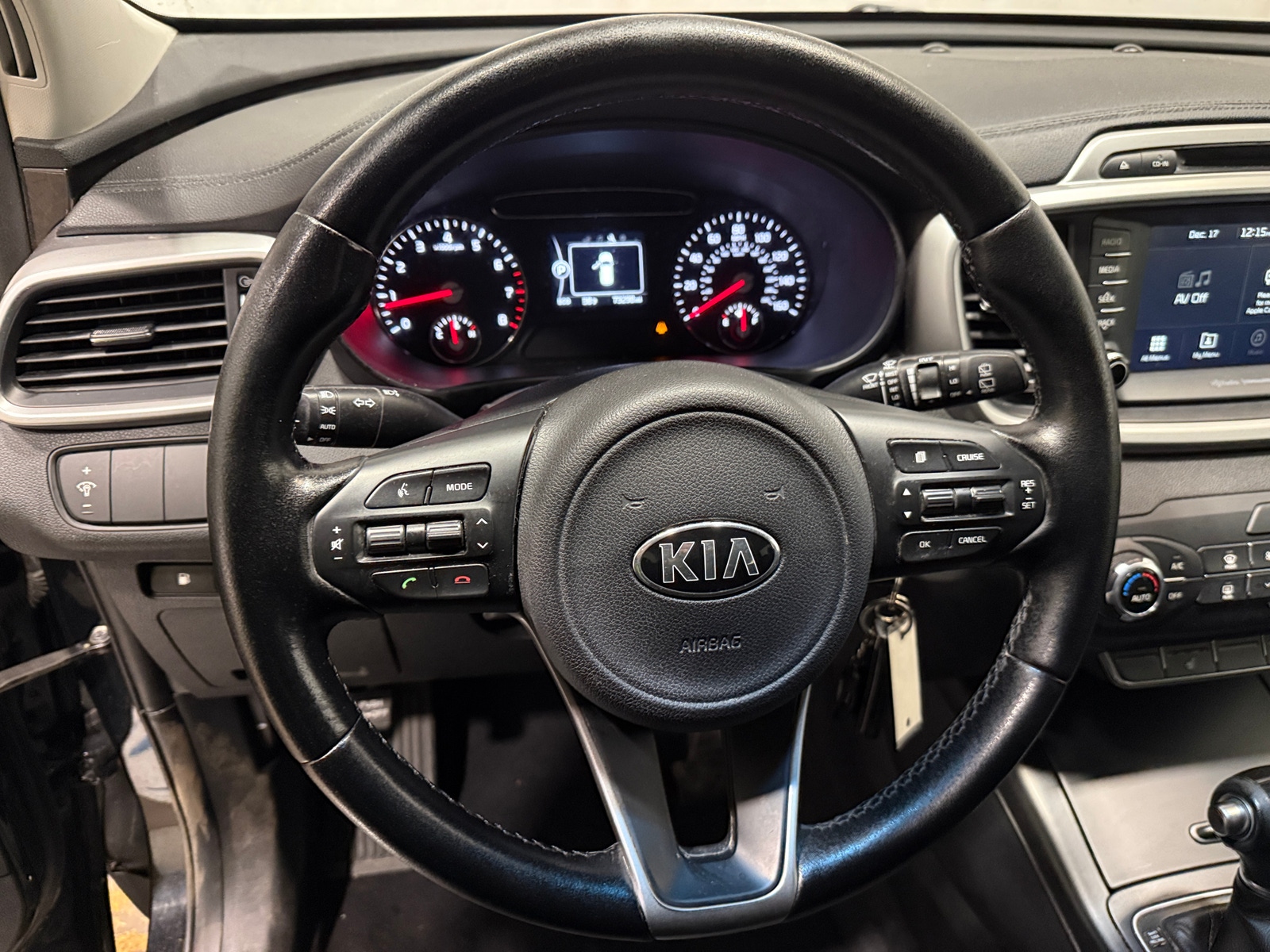 Thumbnail: 2017 Kia Sorento - 5