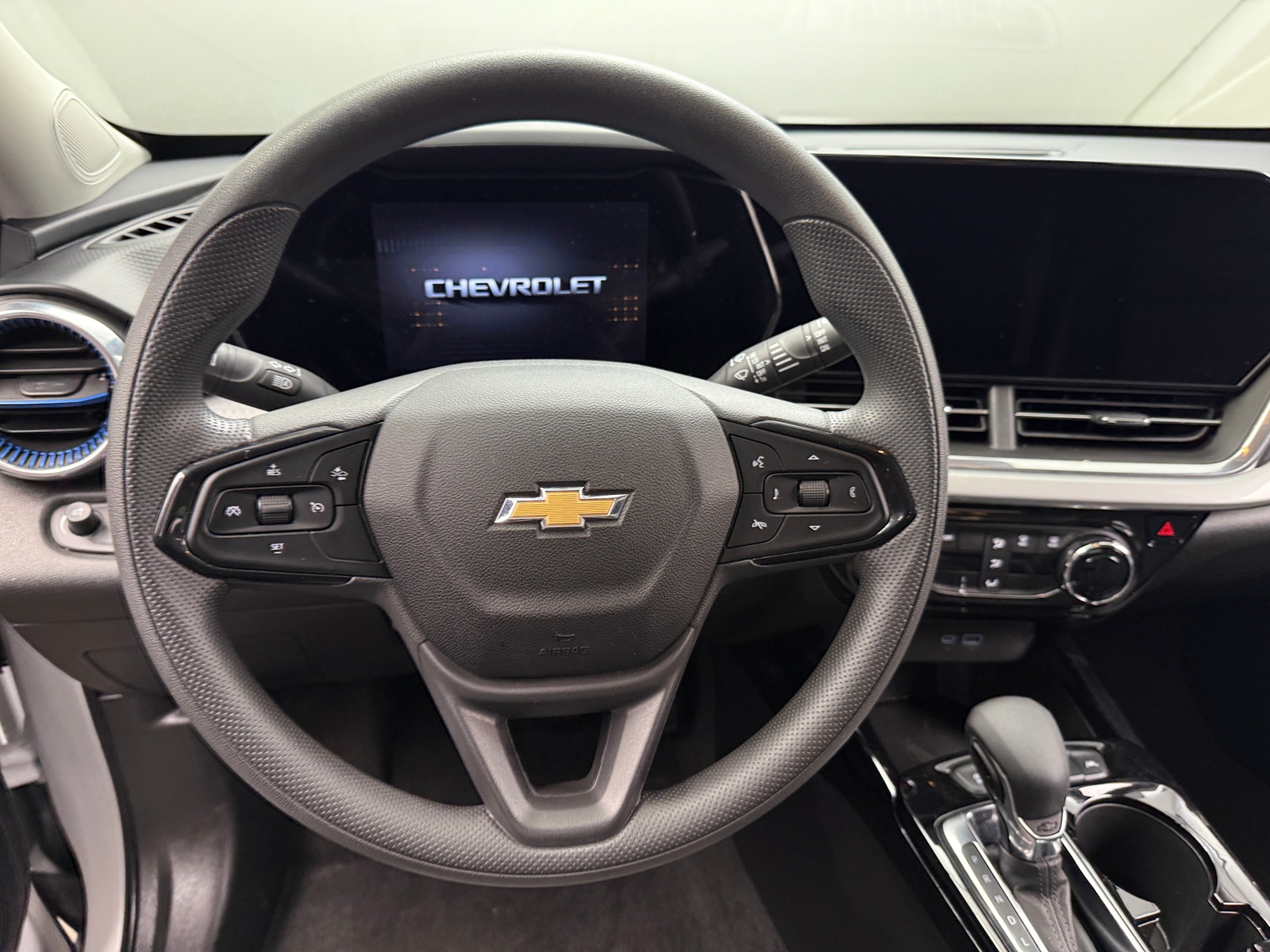 Thumbnail: 2025 Chevrolet Trax - 5