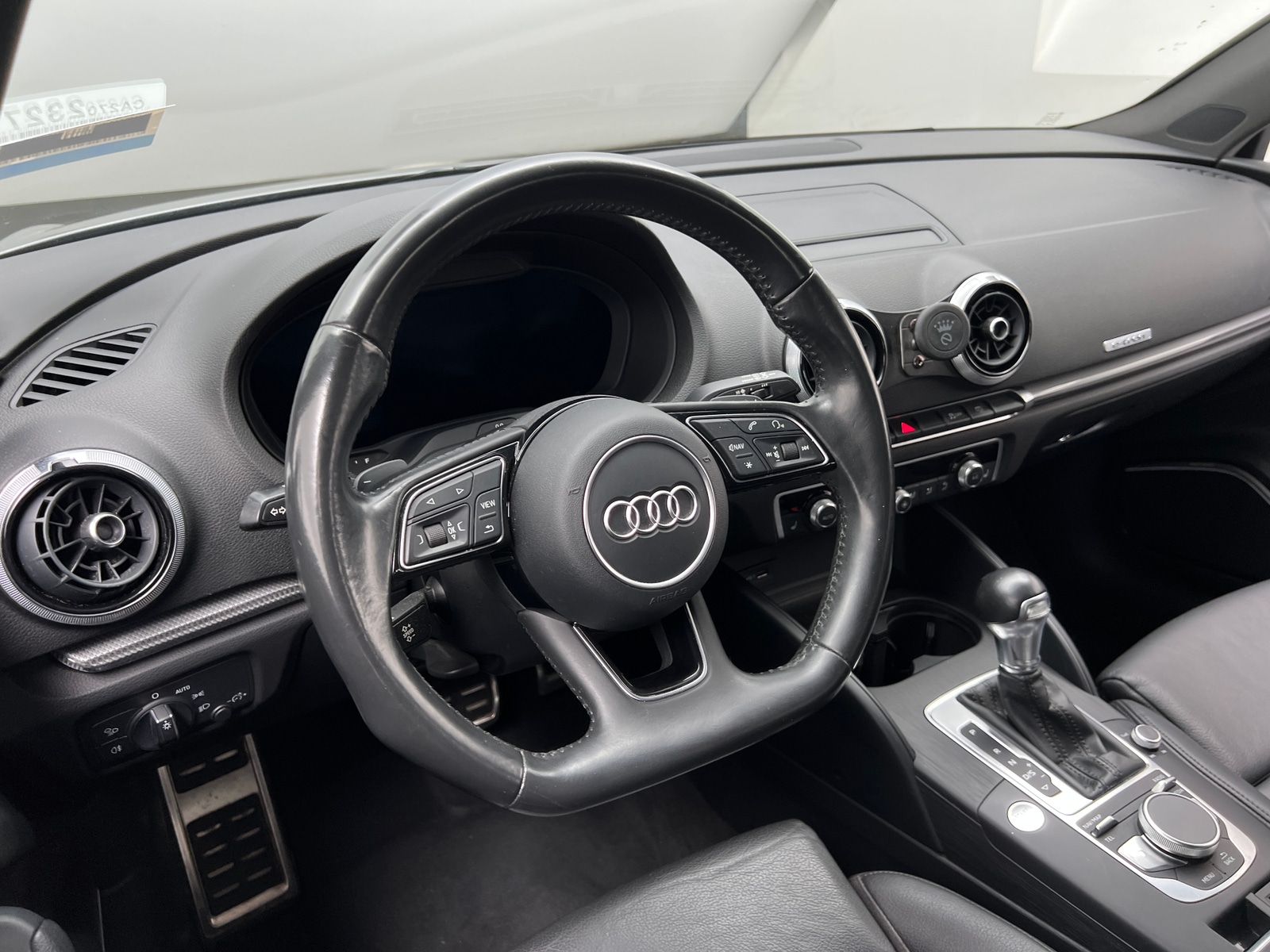 Thumbnail: 2018 Audi A3 e-tron - 4