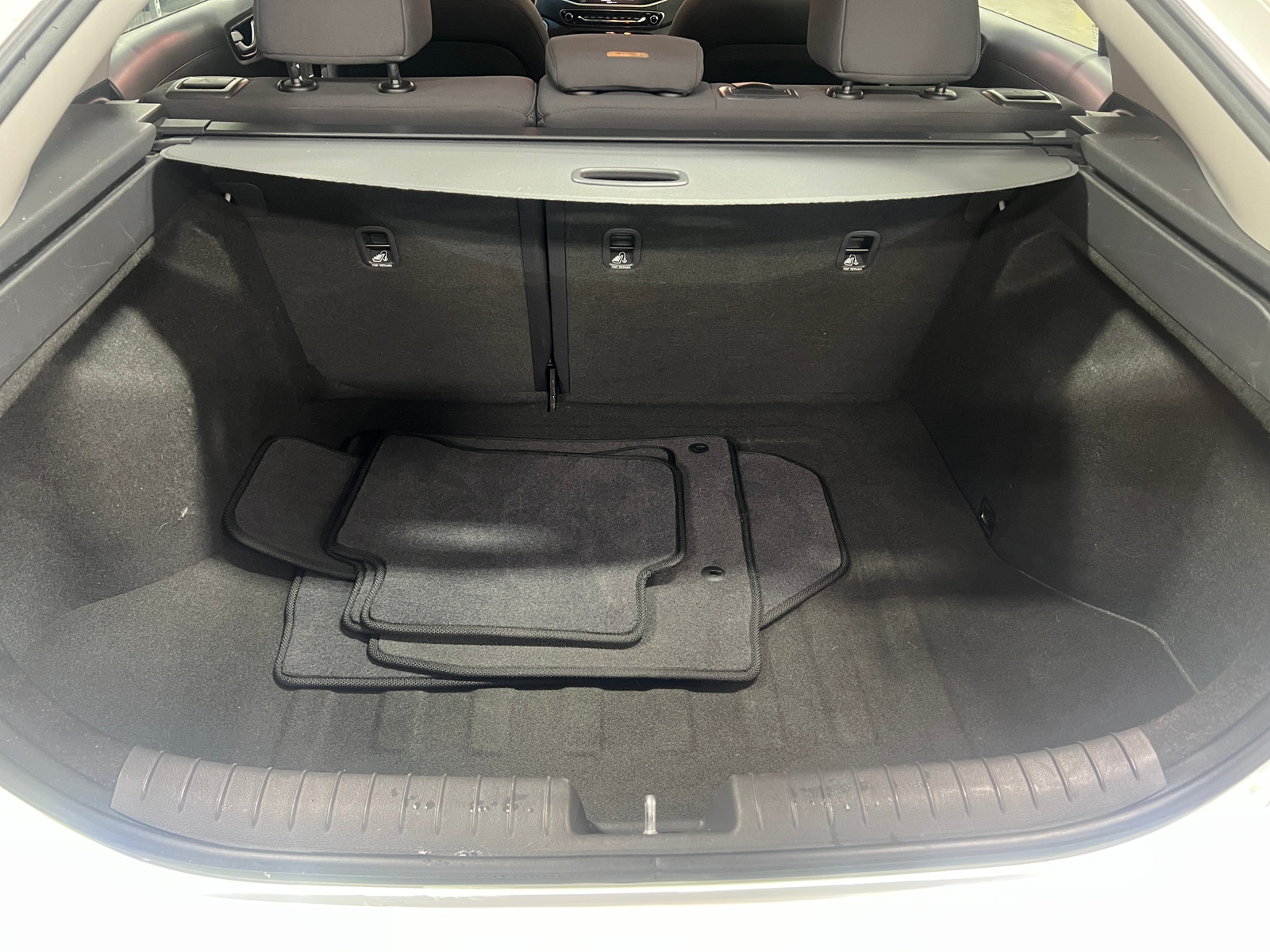 Thumbnail: 2019 Hyundai Ioniq - 7