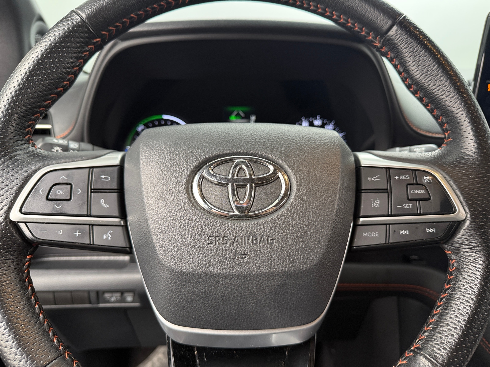 Thumbnail: 2021 Toyota Sienna - 4