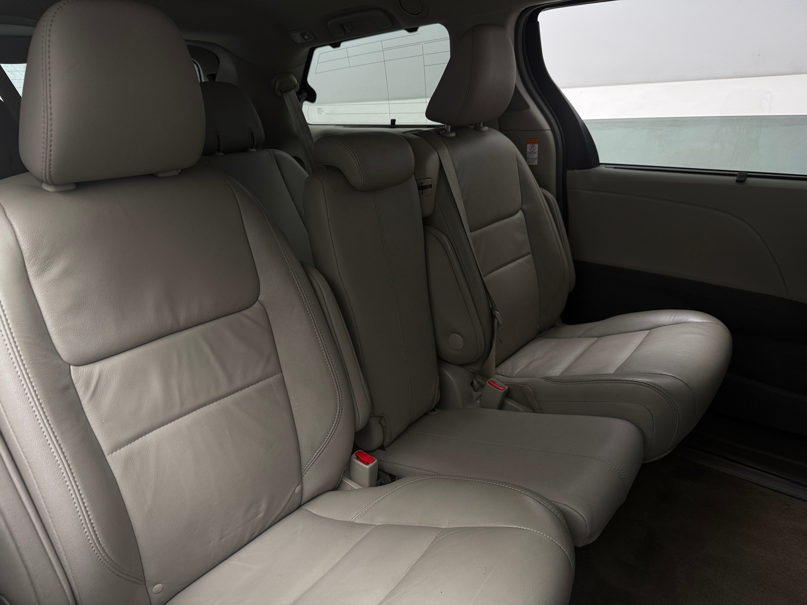 Thumbnail: 2018 Toyota Sienna - 5