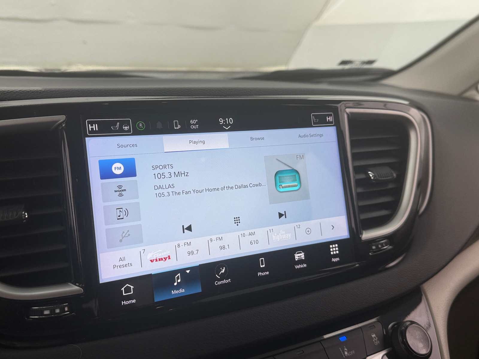 Thumbnail: 2024 Chrysler Pacifica - 3