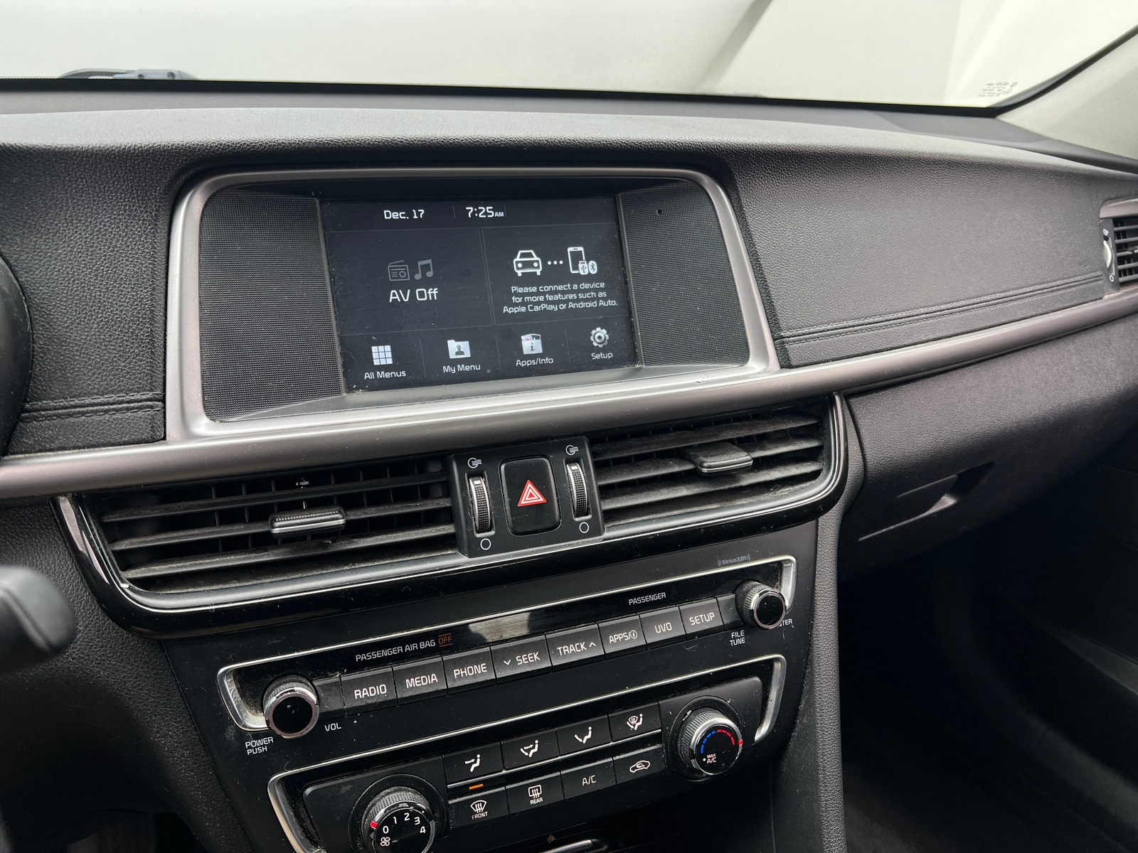 Thumbnail: 2018 Kia Optima - 4