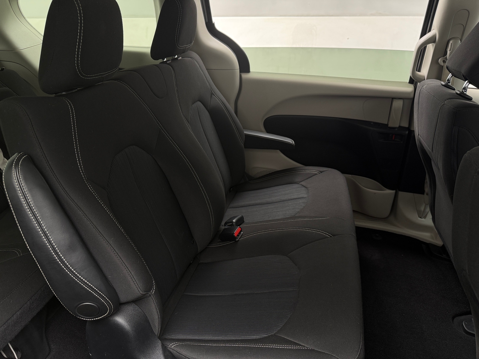 Thumbnail: 2020 Chrysler Voyager - 6