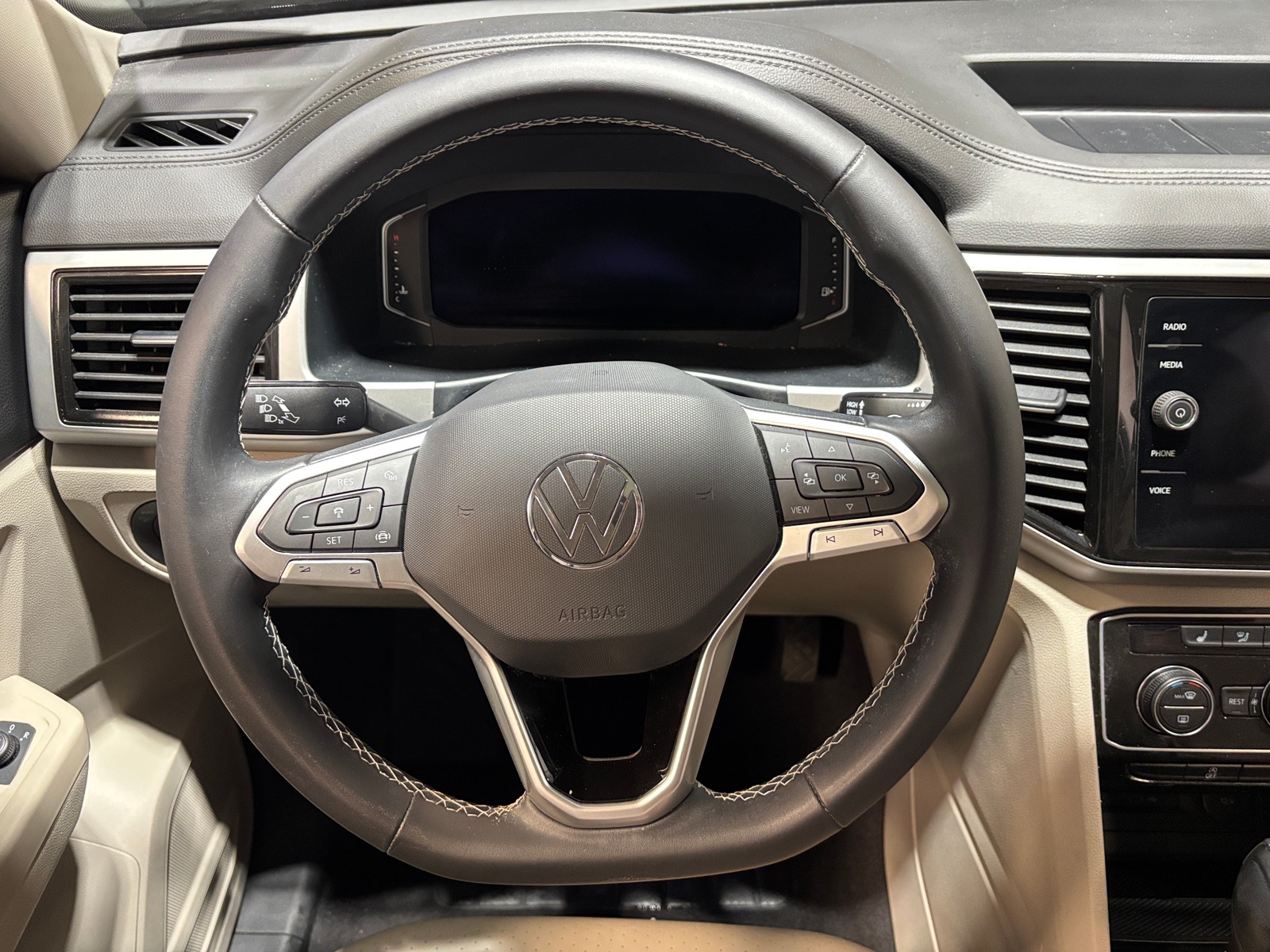 Thumbnail: 2022 Volkswagen Atlas - 4