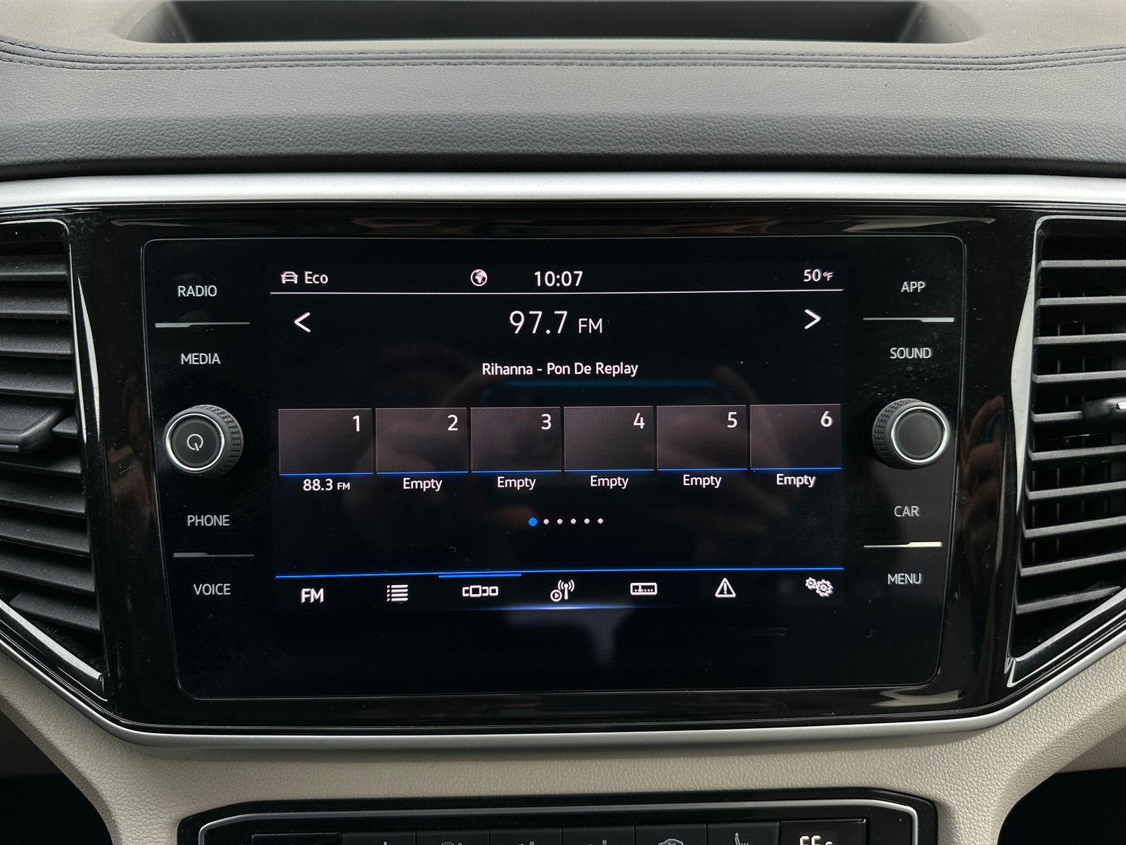 Thumbnail: 2022 Volkswagen Atlas - 3