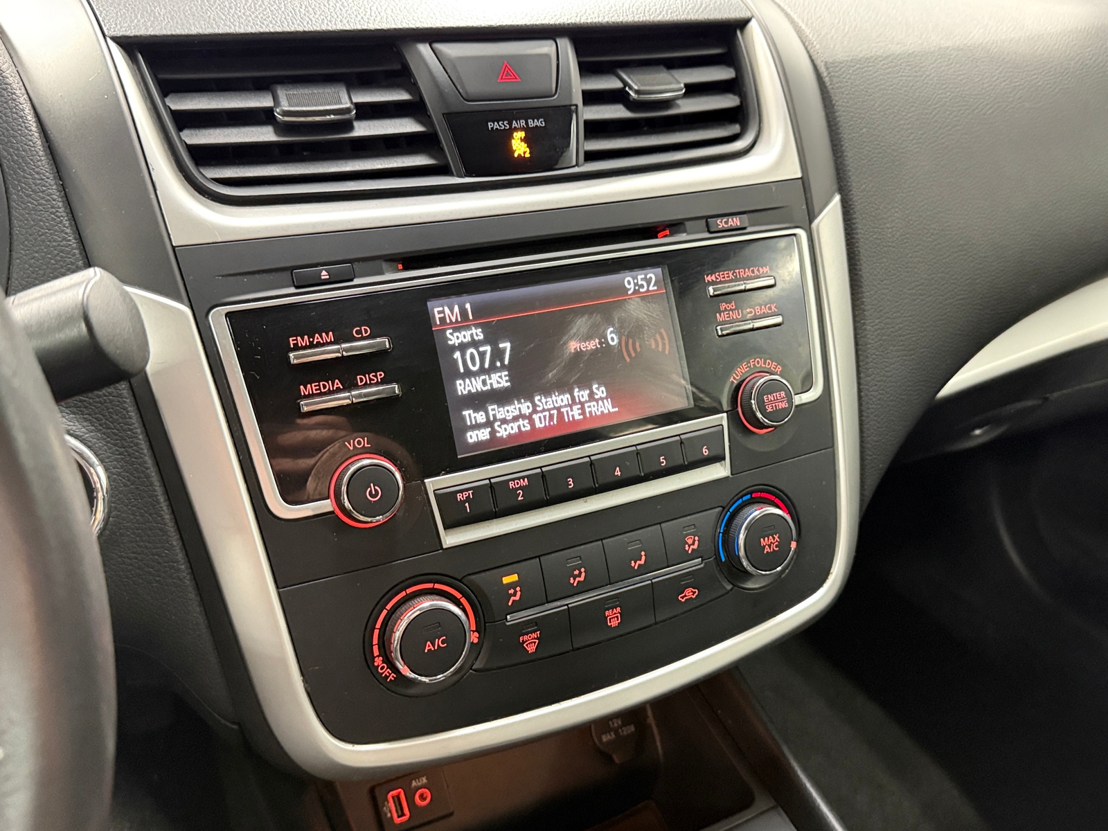 Thumbnail: 2017 Nissan Altima - 4