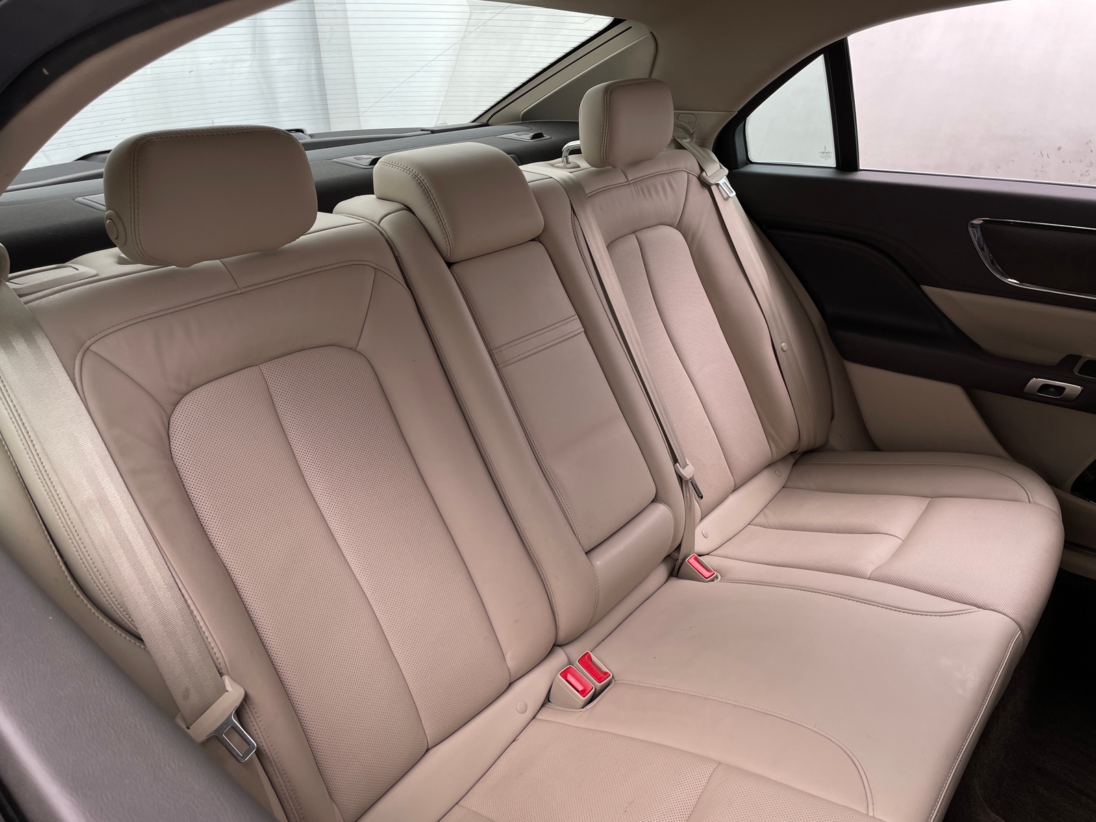 Thumbnail: 2018 Lincoln Continental - 5