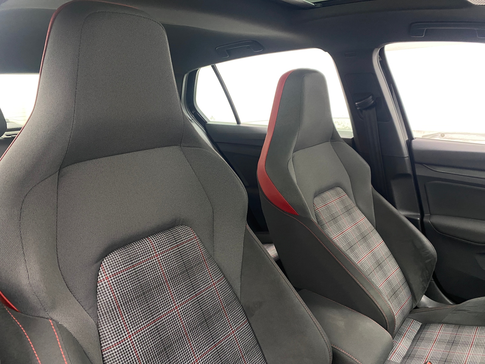 Thumbnail: 2022 Volkswagen Golf - 2