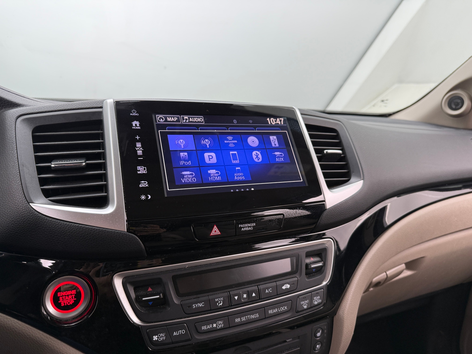 Thumbnail: 2017 Honda Pilot - 3