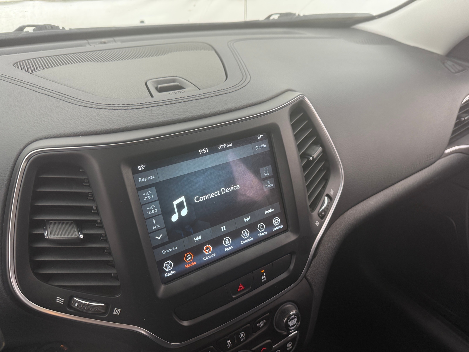 Thumbnail: 2022 Jeep Cherokee - 3