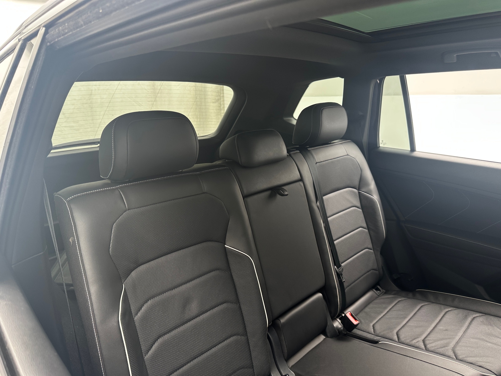 Thumbnail: 2023 Volkswagen Tiguan - 5