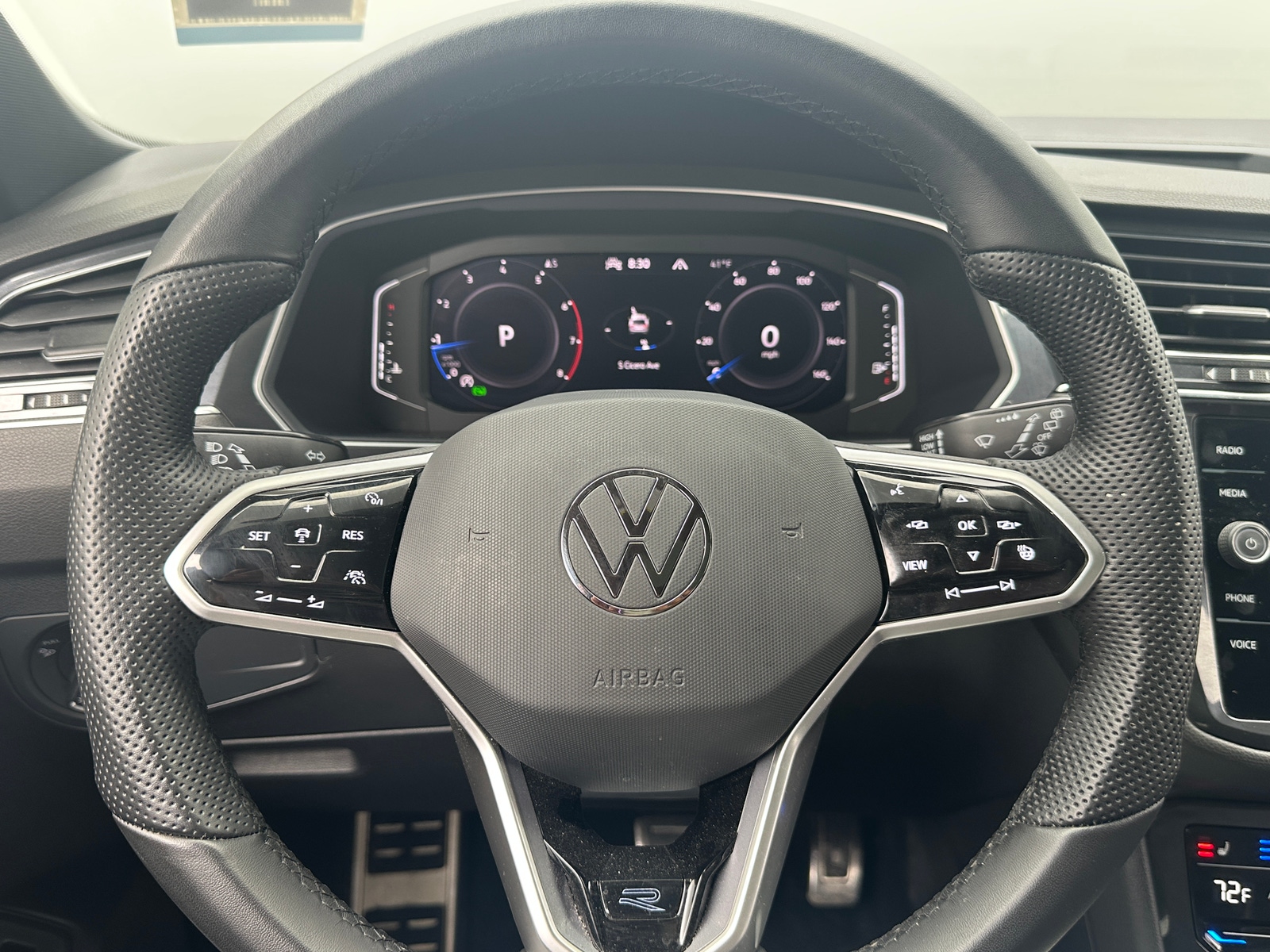 Thumbnail: 2023 Volkswagen Tiguan - 4