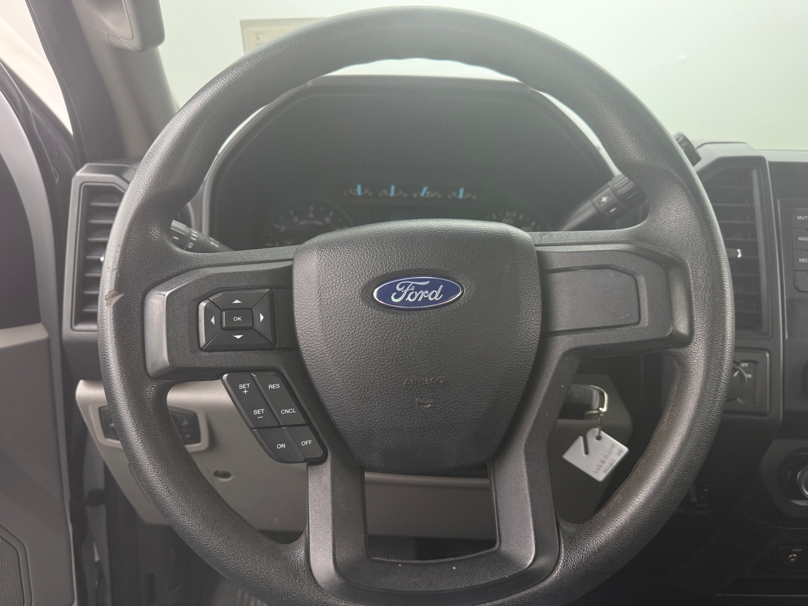 Thumbnail: 2019 Ford Econoline - 4