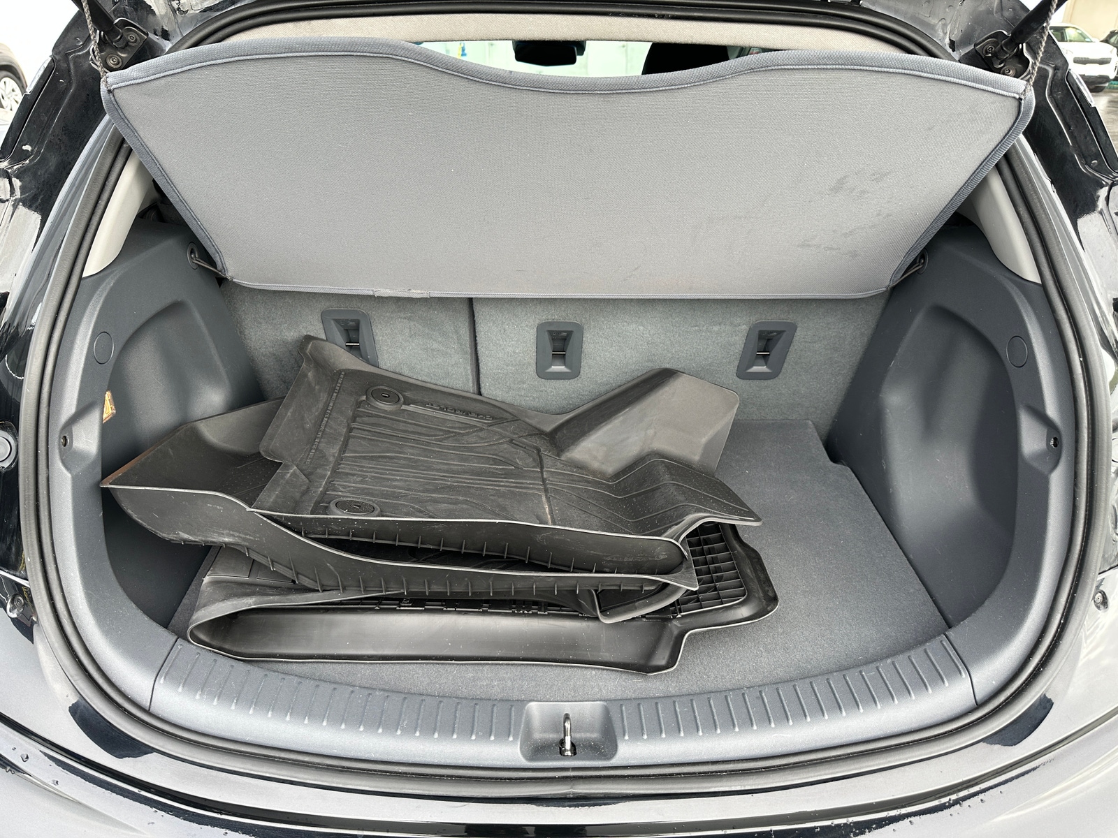 Thumbnail: 2017 Chevrolet Bolt EV - 6