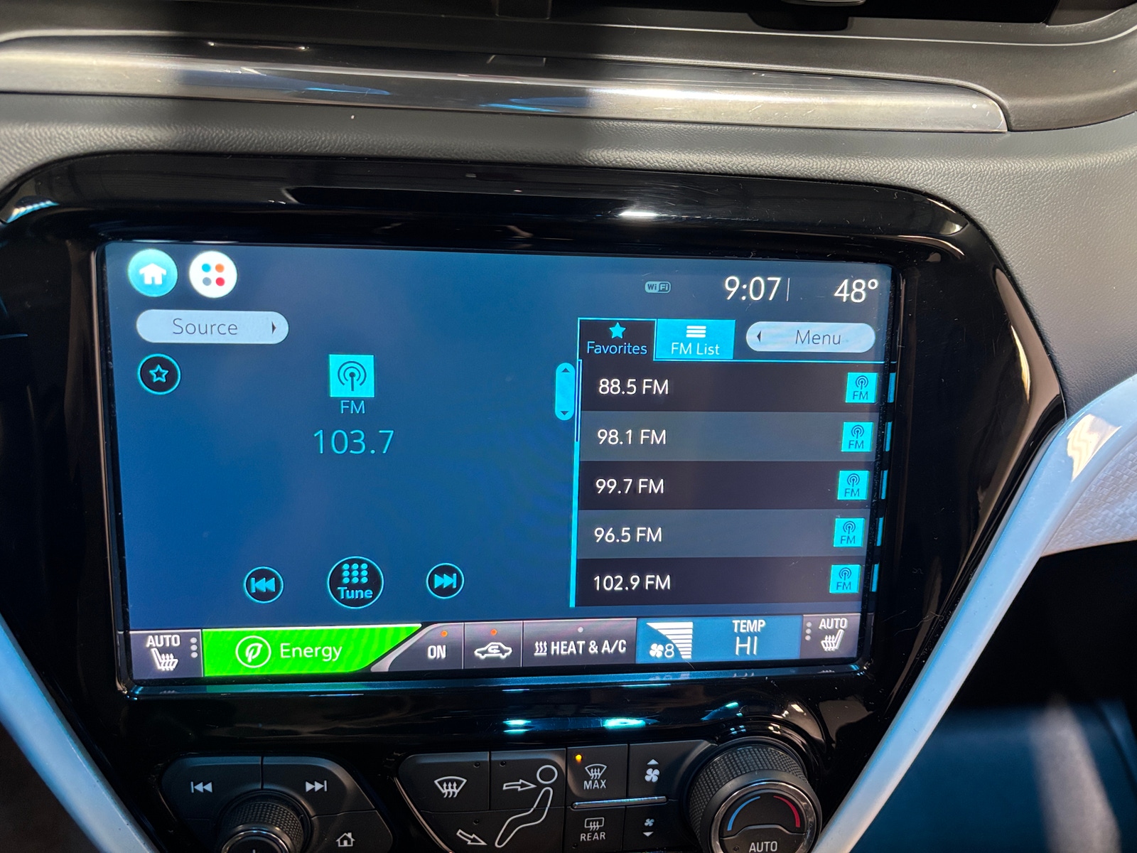 Thumbnail: 2017 Chevrolet Bolt EV - 3