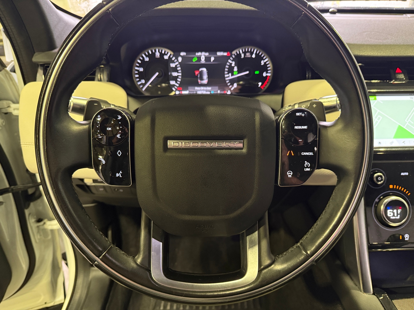 Thumbnail: 2020 Land Rover Discovery Sport - 4