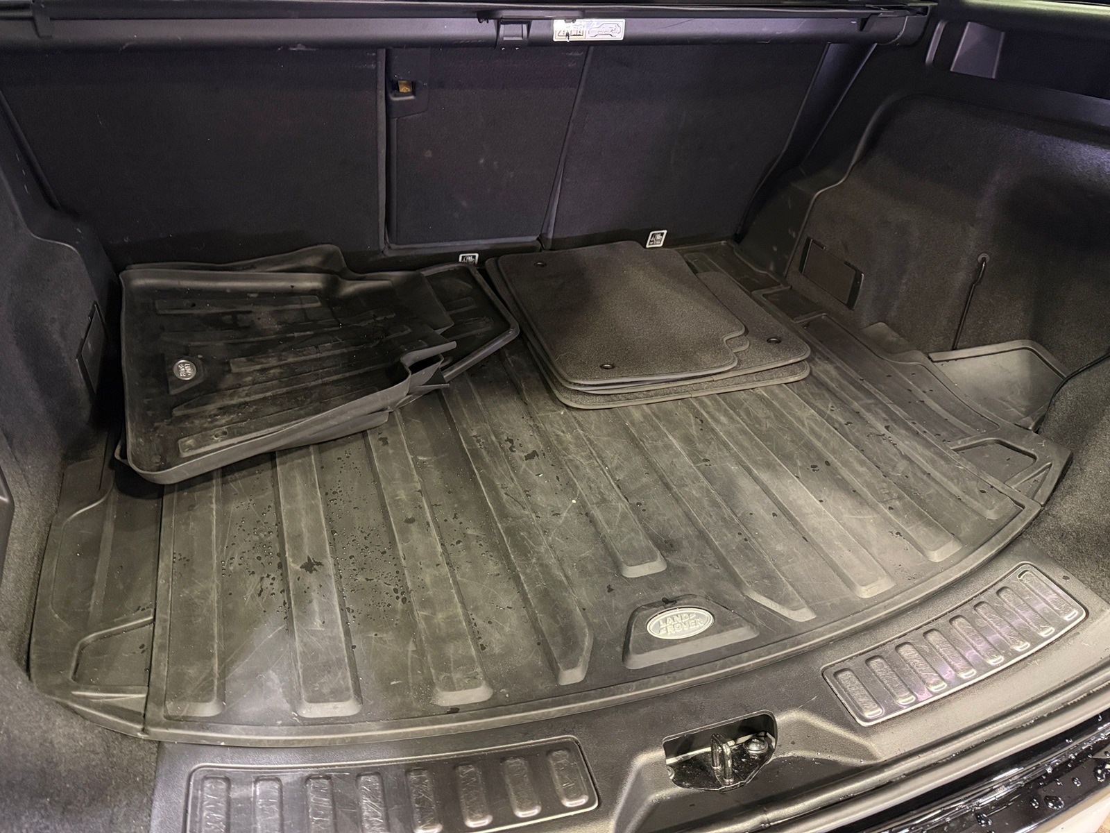 Thumbnail: 2020 Land Rover Discovery Sport - 6